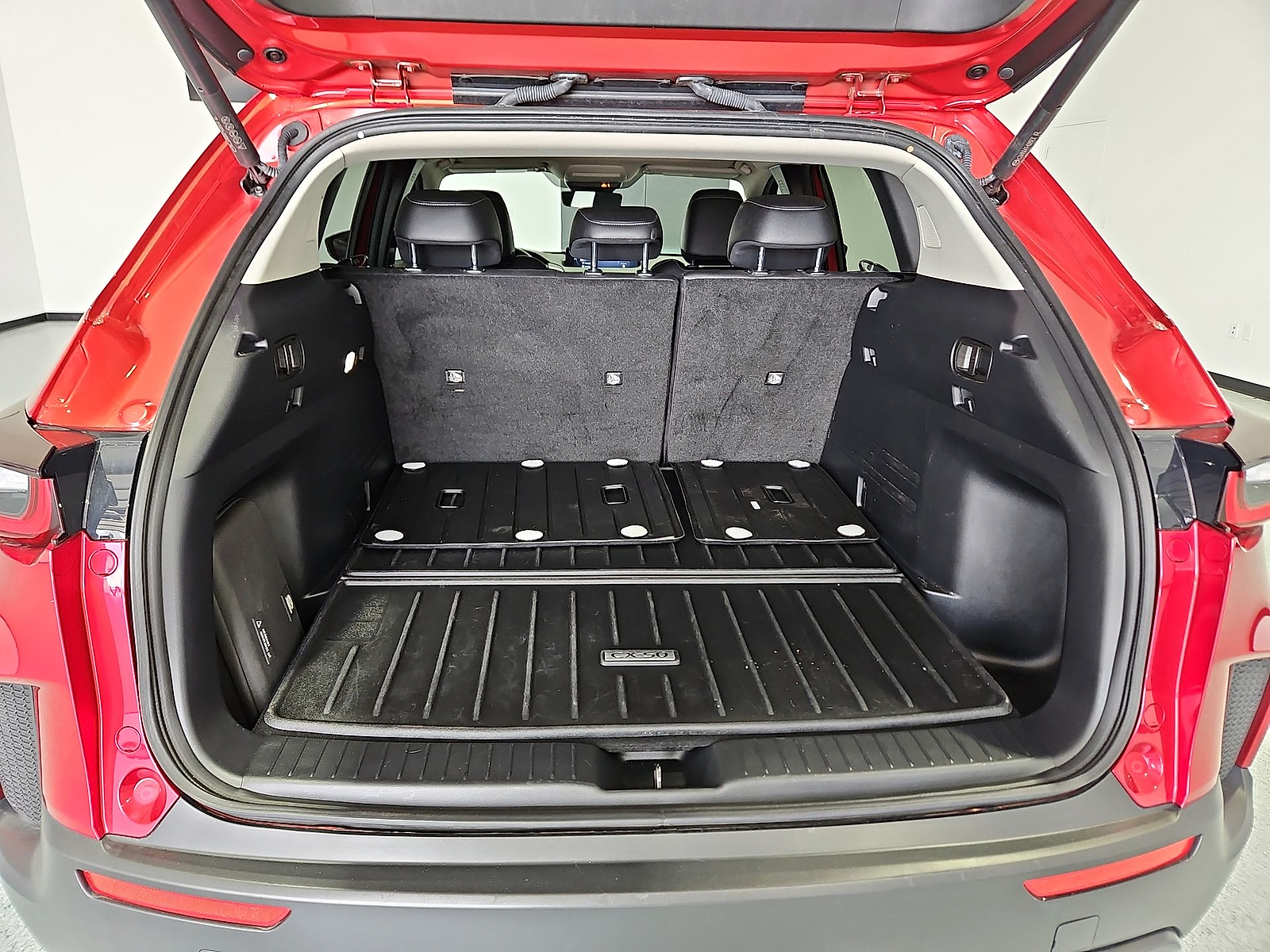 2025 Mazda CX-50 2.5 S Premium Package - 11