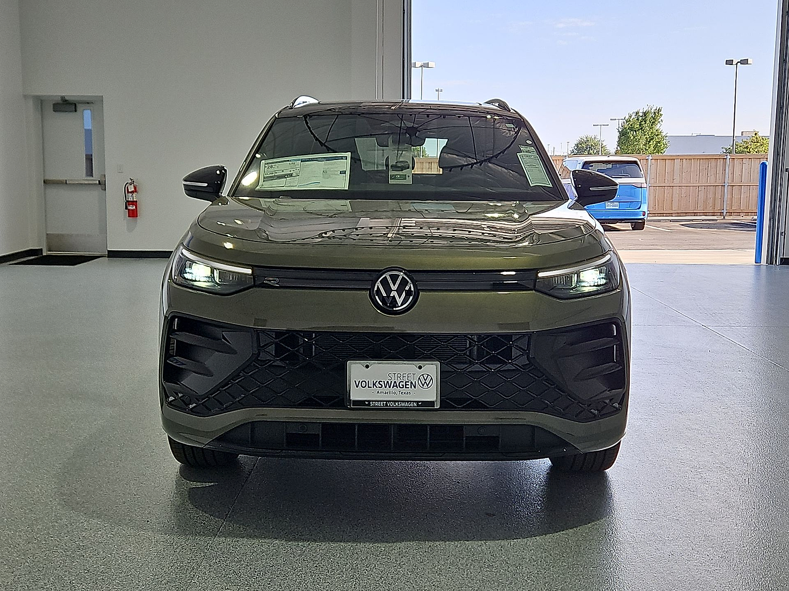 2026 Volkswagen Tiguan photo 3 of 22