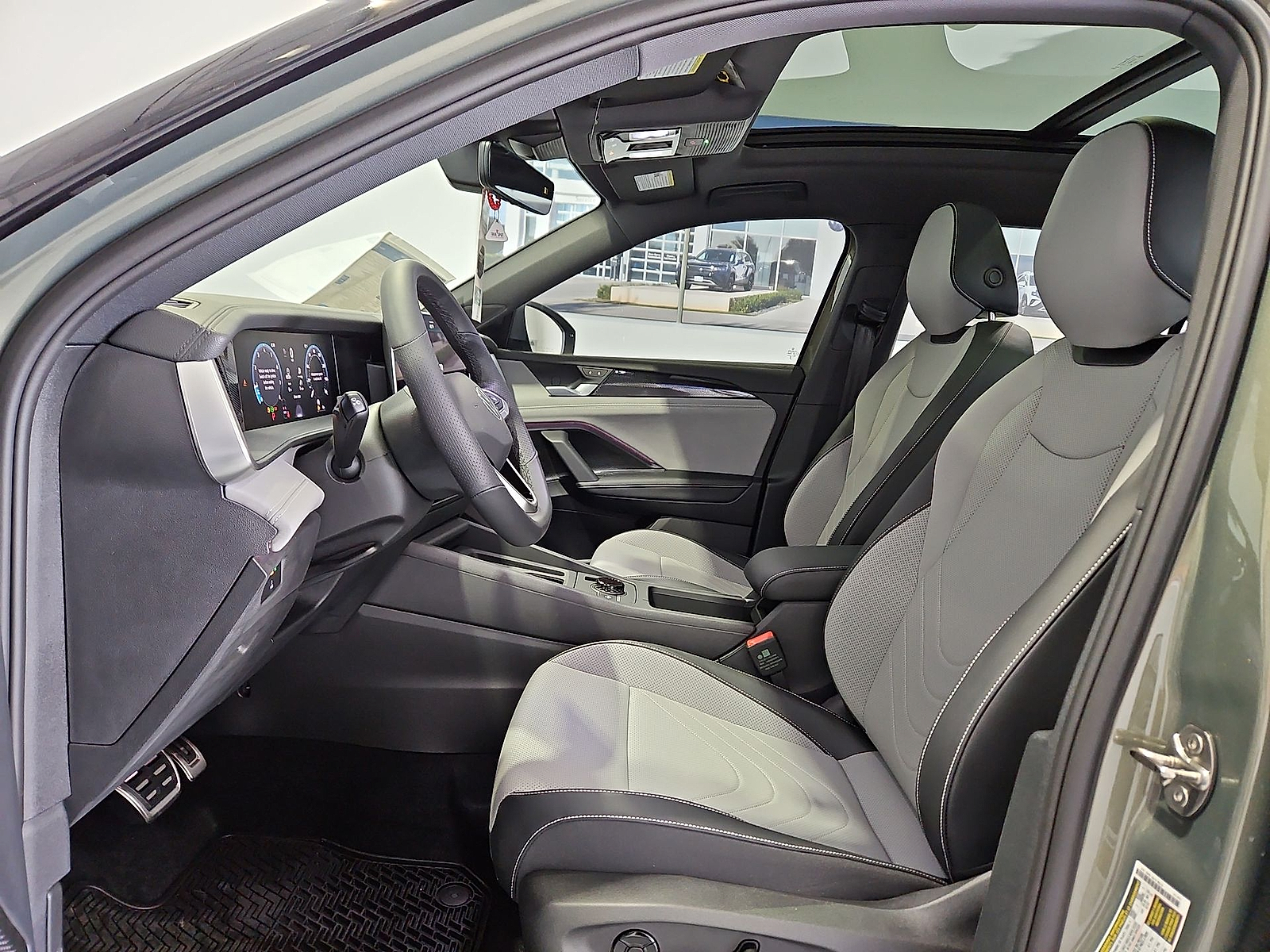 2026 Volkswagen Tiguan photo 16 of 22
