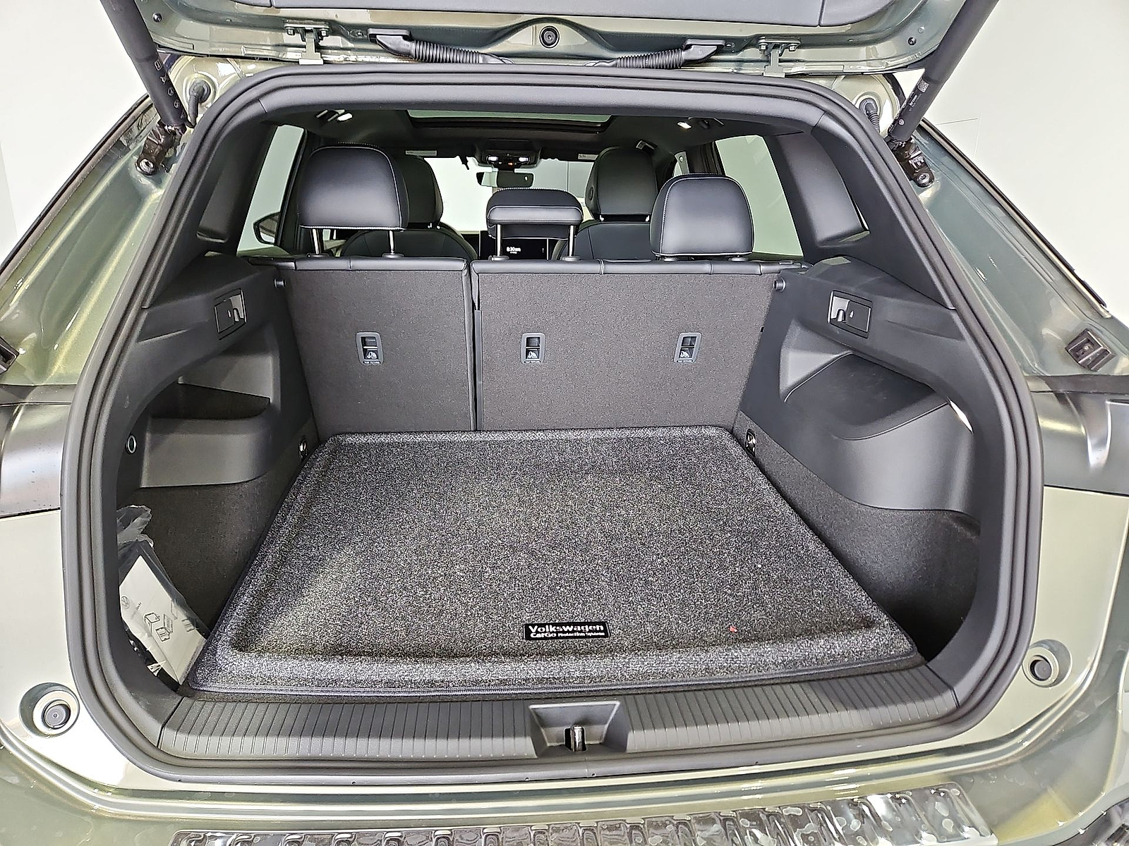 2026 Volkswagen Tiguan photo 12 of 22