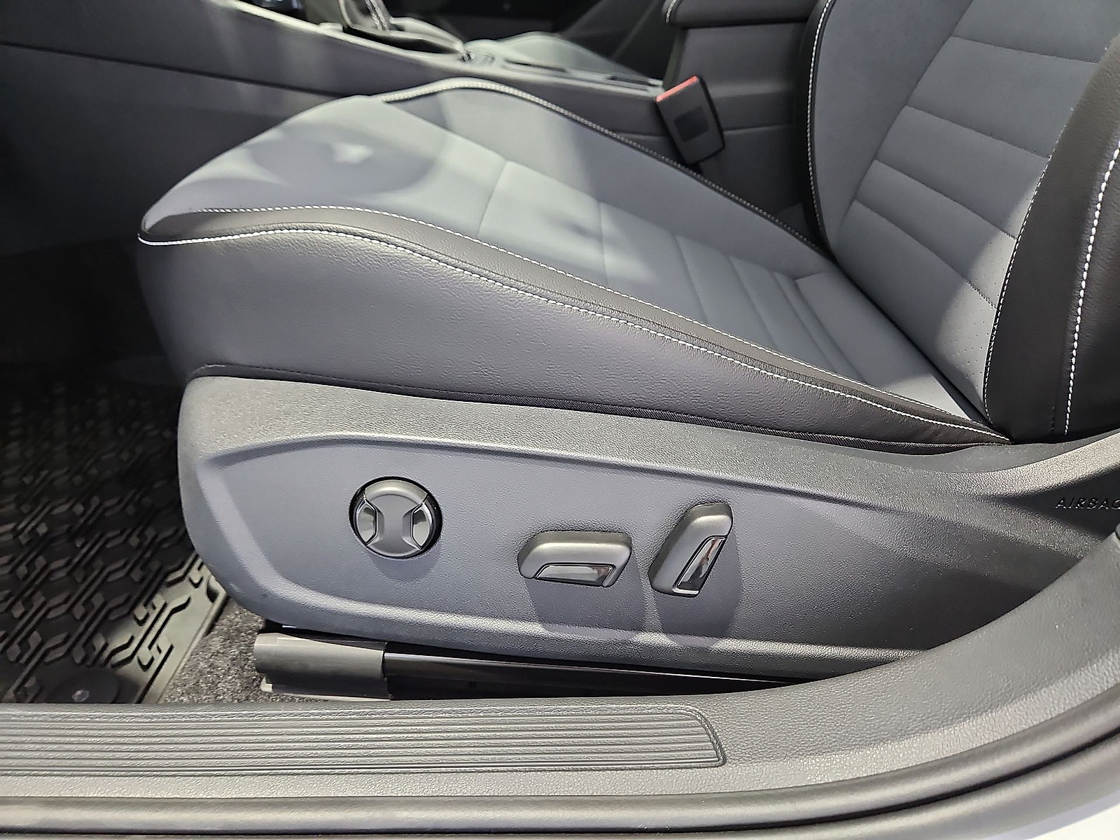 2026 Volkswagen Jetta SE Opal White Pearl at Bobby Duby Motors