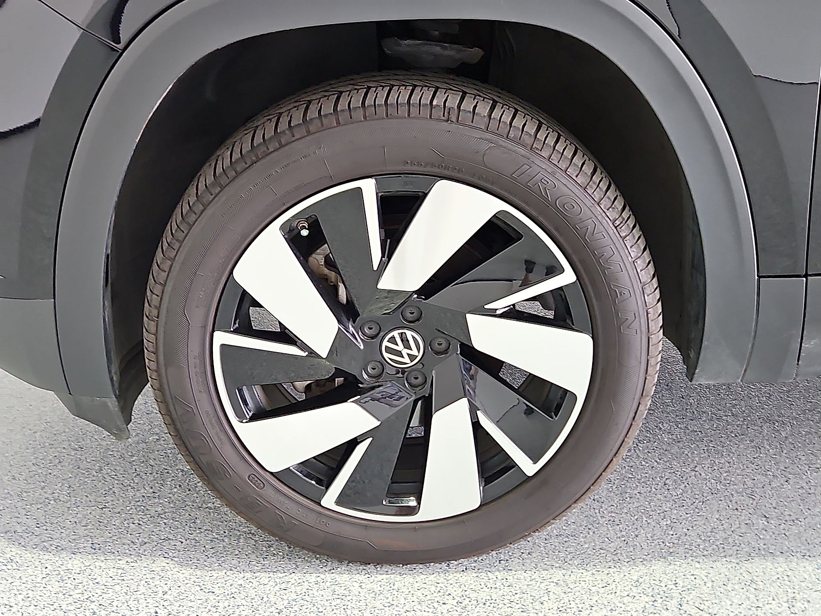 2024 Volkswagen Atlas Cross Sport 2.0T SE w/Technology Deep Black Pearl at Street VW of Amarillo