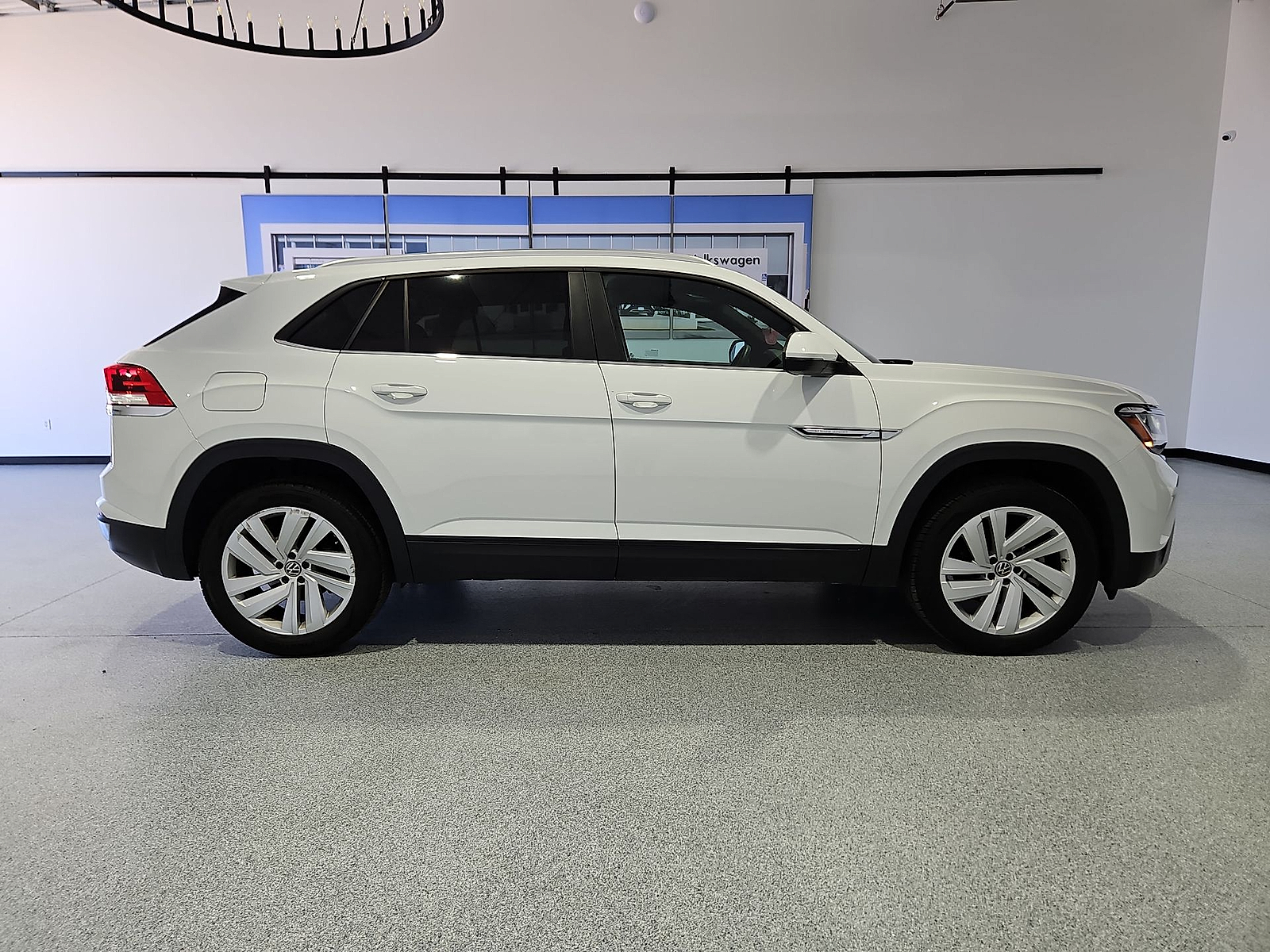 2023 Volkswagen Atlas Cross Sport 3.6L V6 SE w/Technology Pure White at Street VW of Amarillo