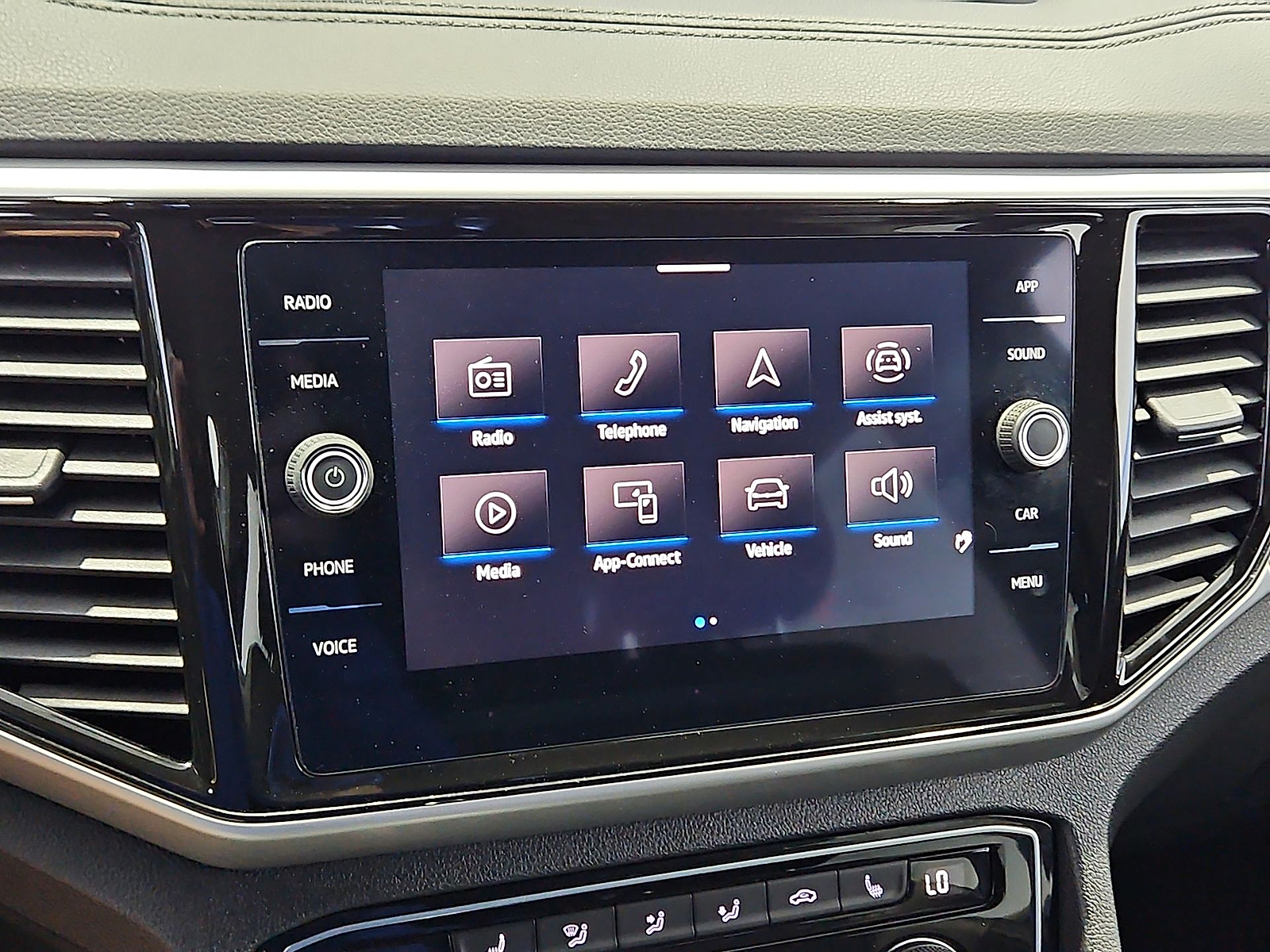 2023 Volkswagen Atlas Cross Sport 3.6L V6 SE w/Technology Pure White at Street VW of Amarillo