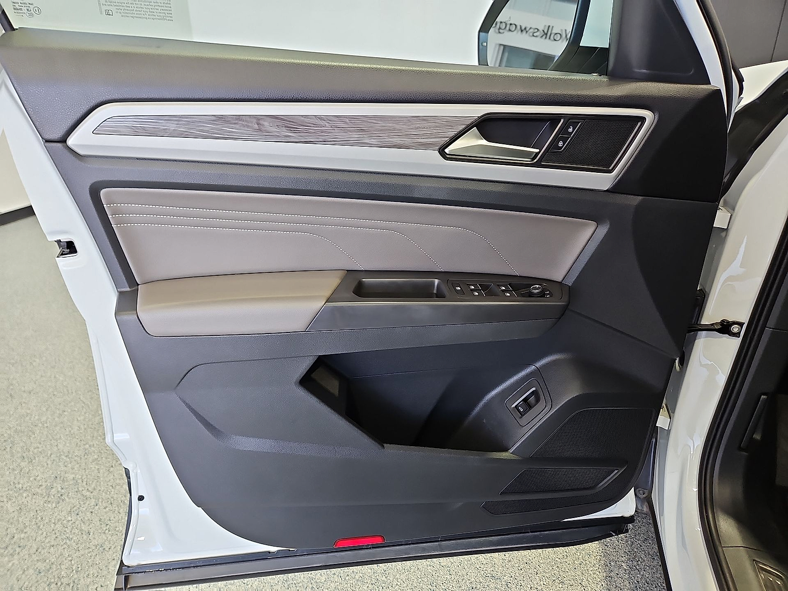 2023 Volkswagen Atlas Cross Sport 3.6L V6 SE w/Technology Pure White at Street VW of Amarillo