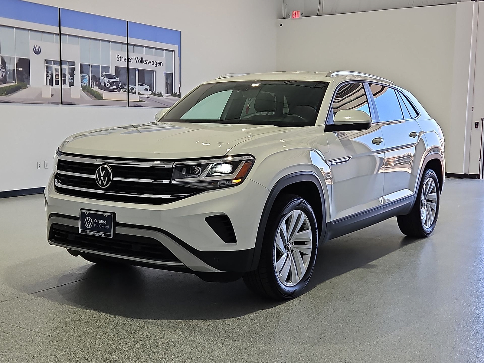 2023 Volkswagen Atlas Cross Sport 3.6L V6 SE w/Technology Pure White at Street VW of Amarillo