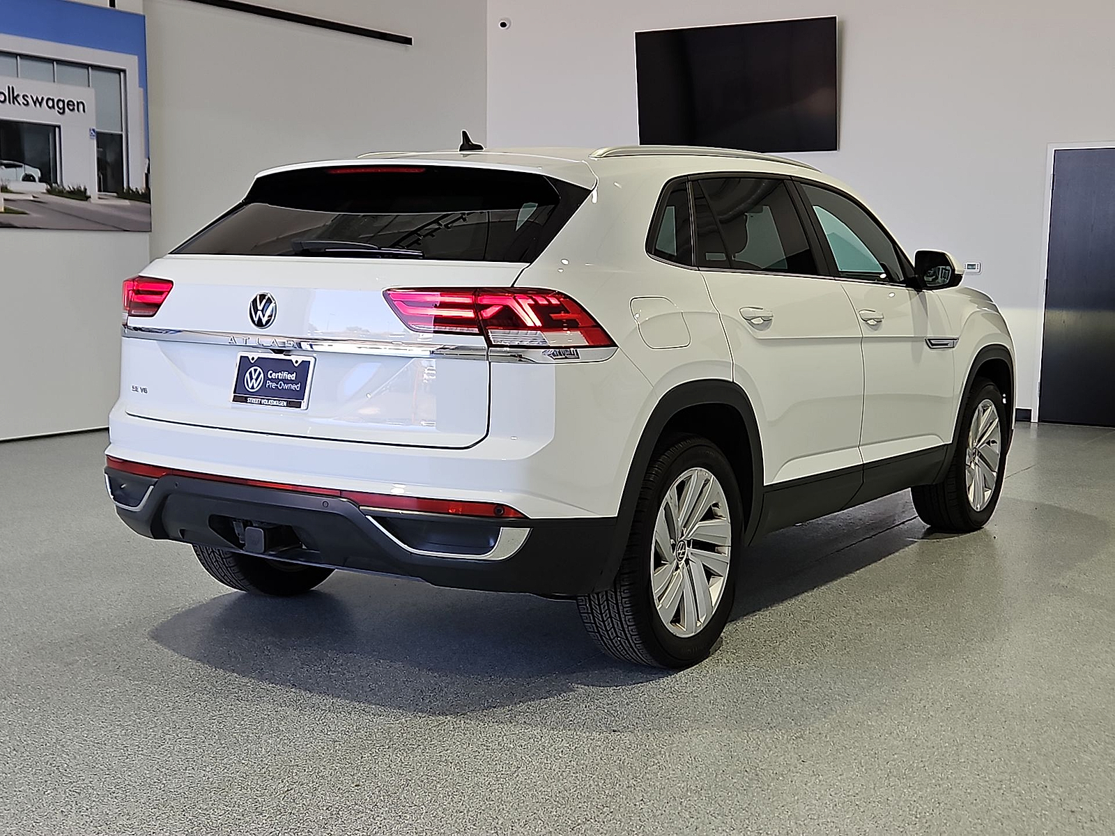 2023 Volkswagen Atlas Cross Sport 3.6L V6 SE w/Technology Pure White at Street VW of Amarillo