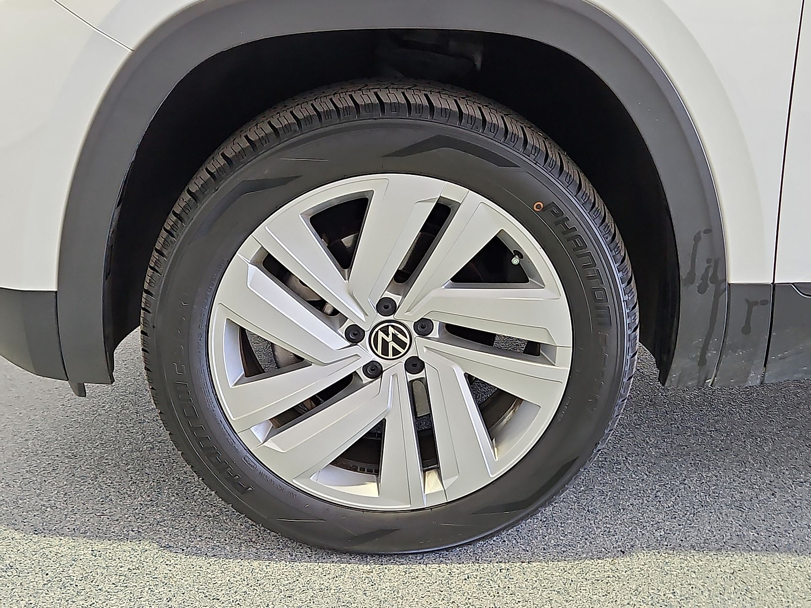 2023 Volkswagen Atlas Cross Sport 3.6L V6 SE w/Technology Pure White at Street VW of Amarillo