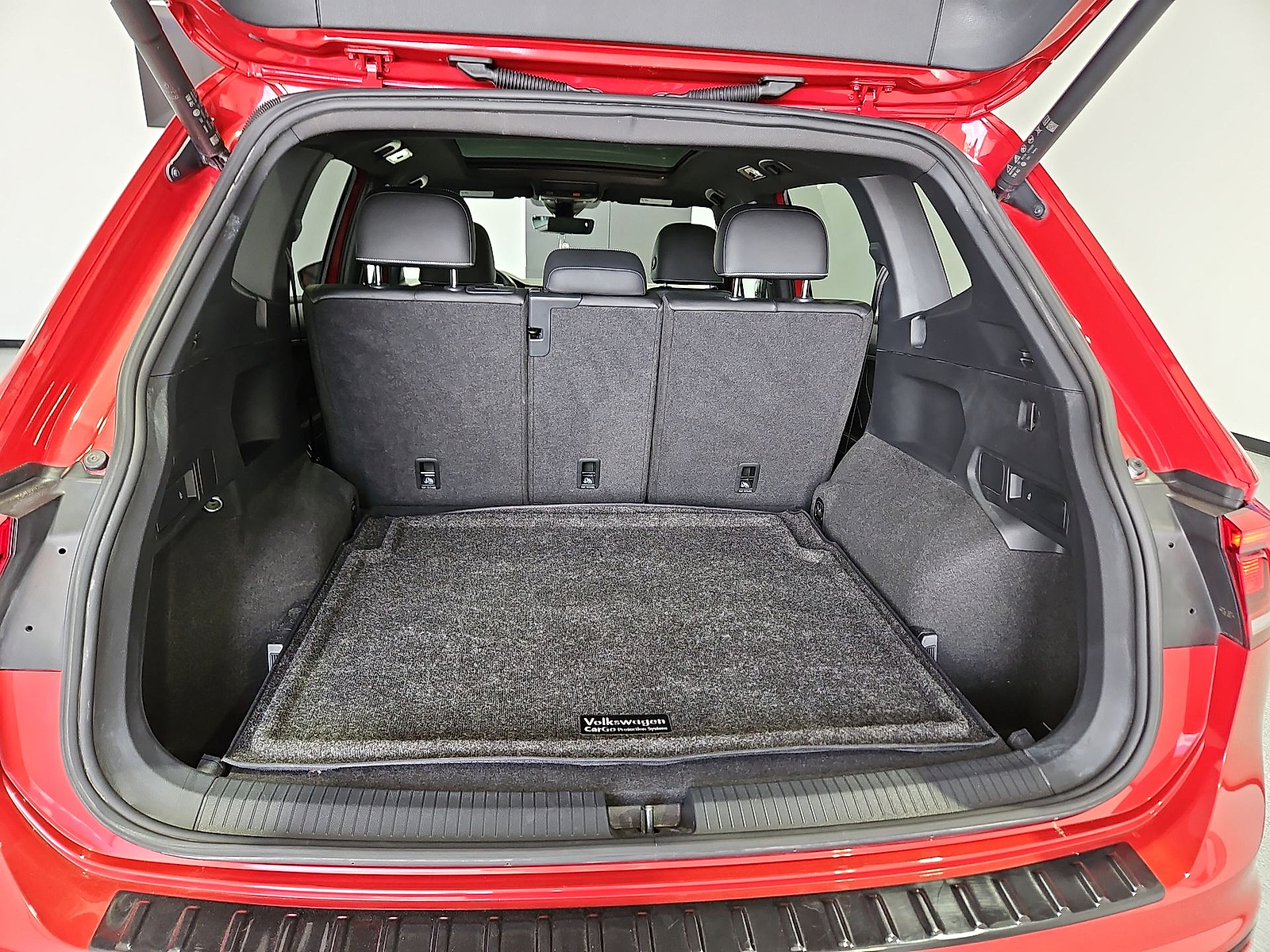 2024 Volkswagen Tiguan 2.0T SE R-Line Black Kings Red Metallic at Street VW of Amarillo