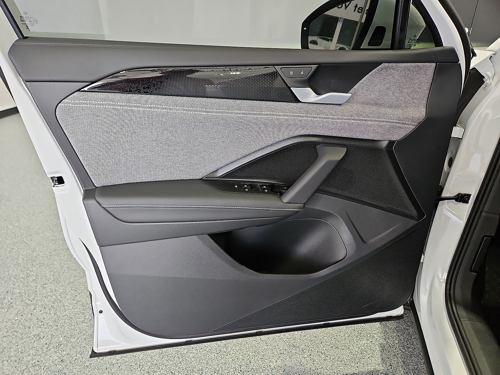 2026 Volkswagen Tiguan photo 15 of 22