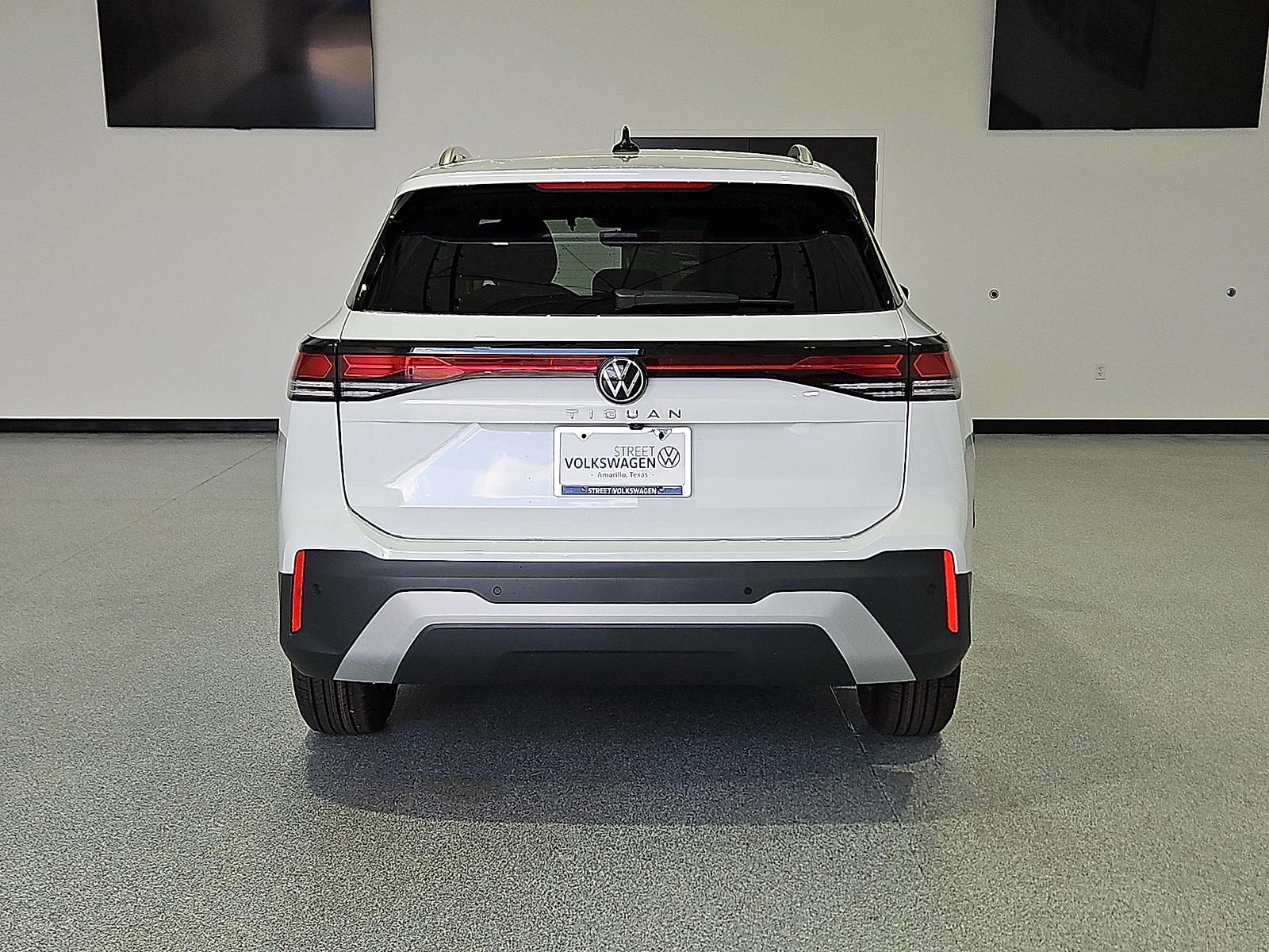 2026 Volkswagen Tiguan photo 7 of 22