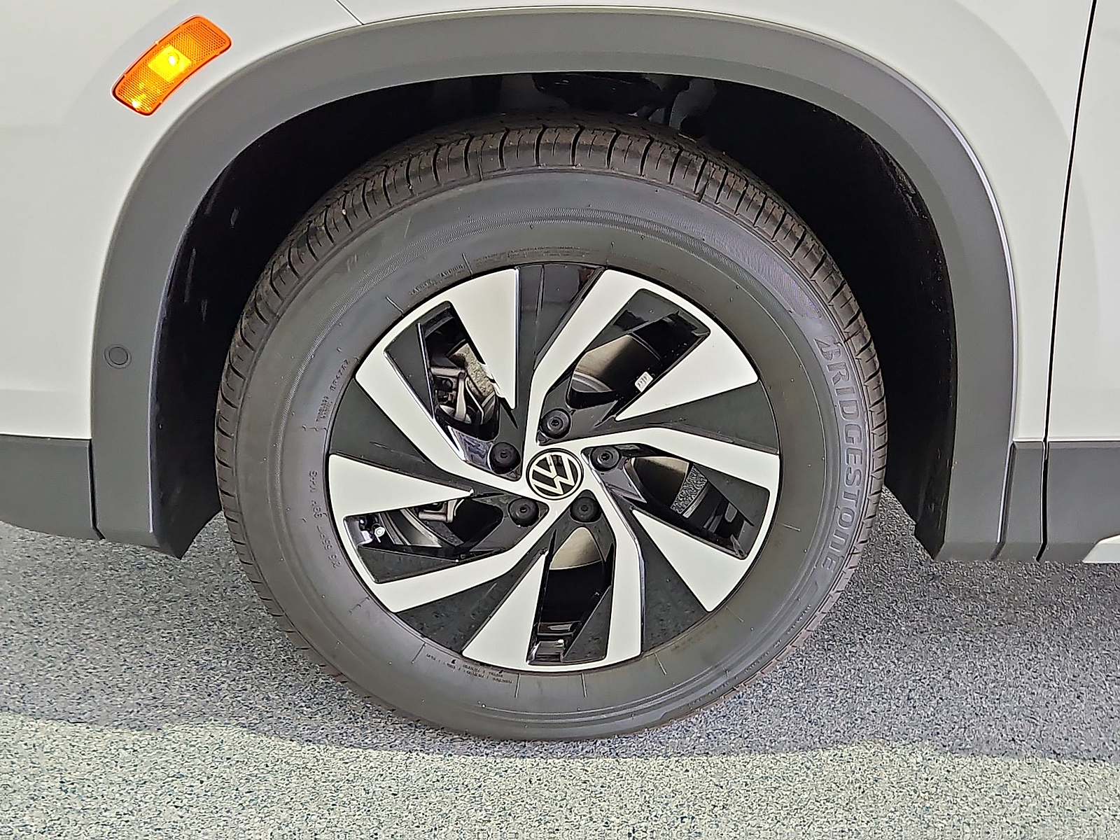 2026 Volkswagen Tiguan photo 11 of 22
