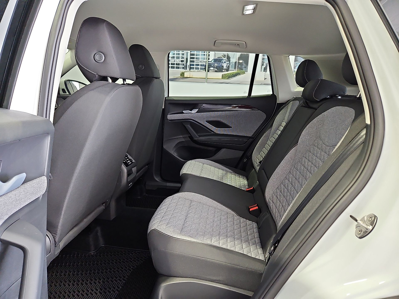 2026 Volkswagen Tiguan photo 13 of 22