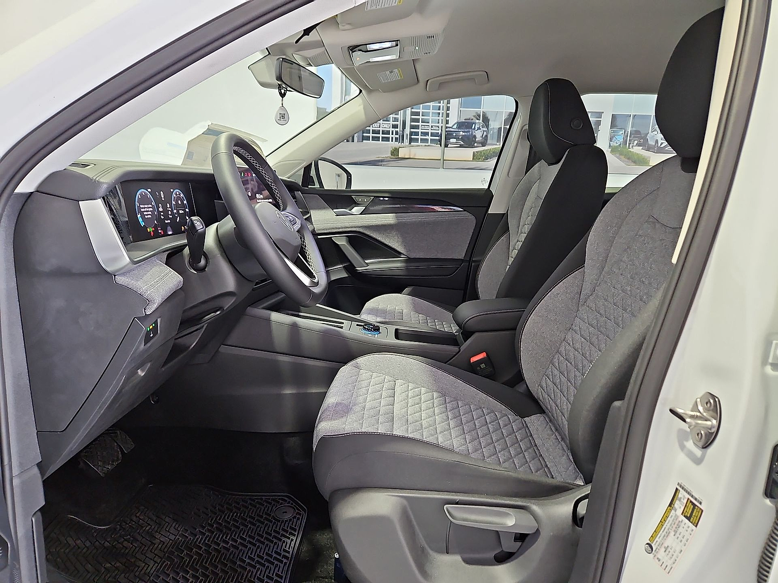 2026 Volkswagen Tiguan photo 16 of 22