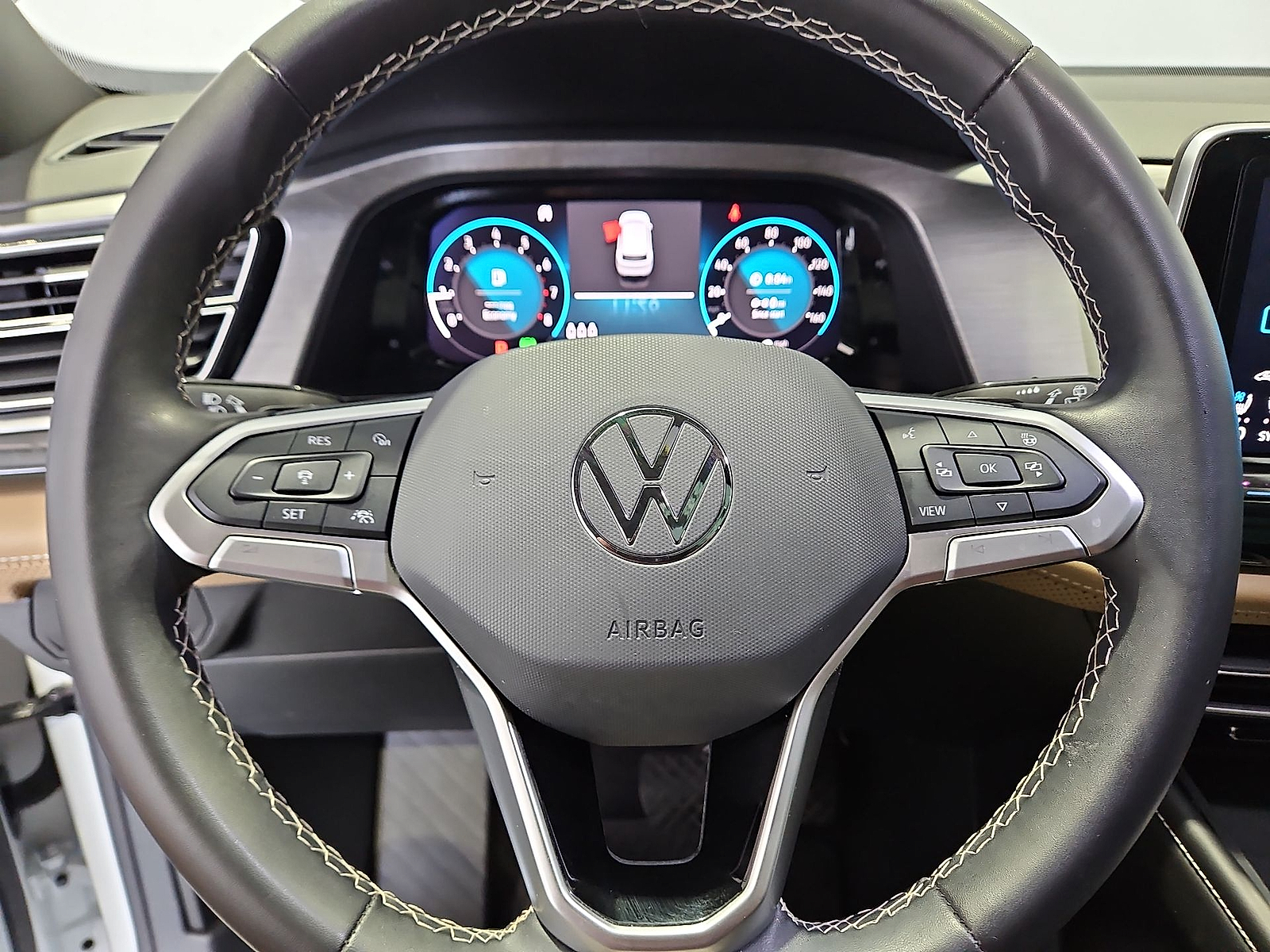 2024 Volkswagen Atlas Cross Sport 2.0T SE w/Technology Pure White at Street VW of Amarillo