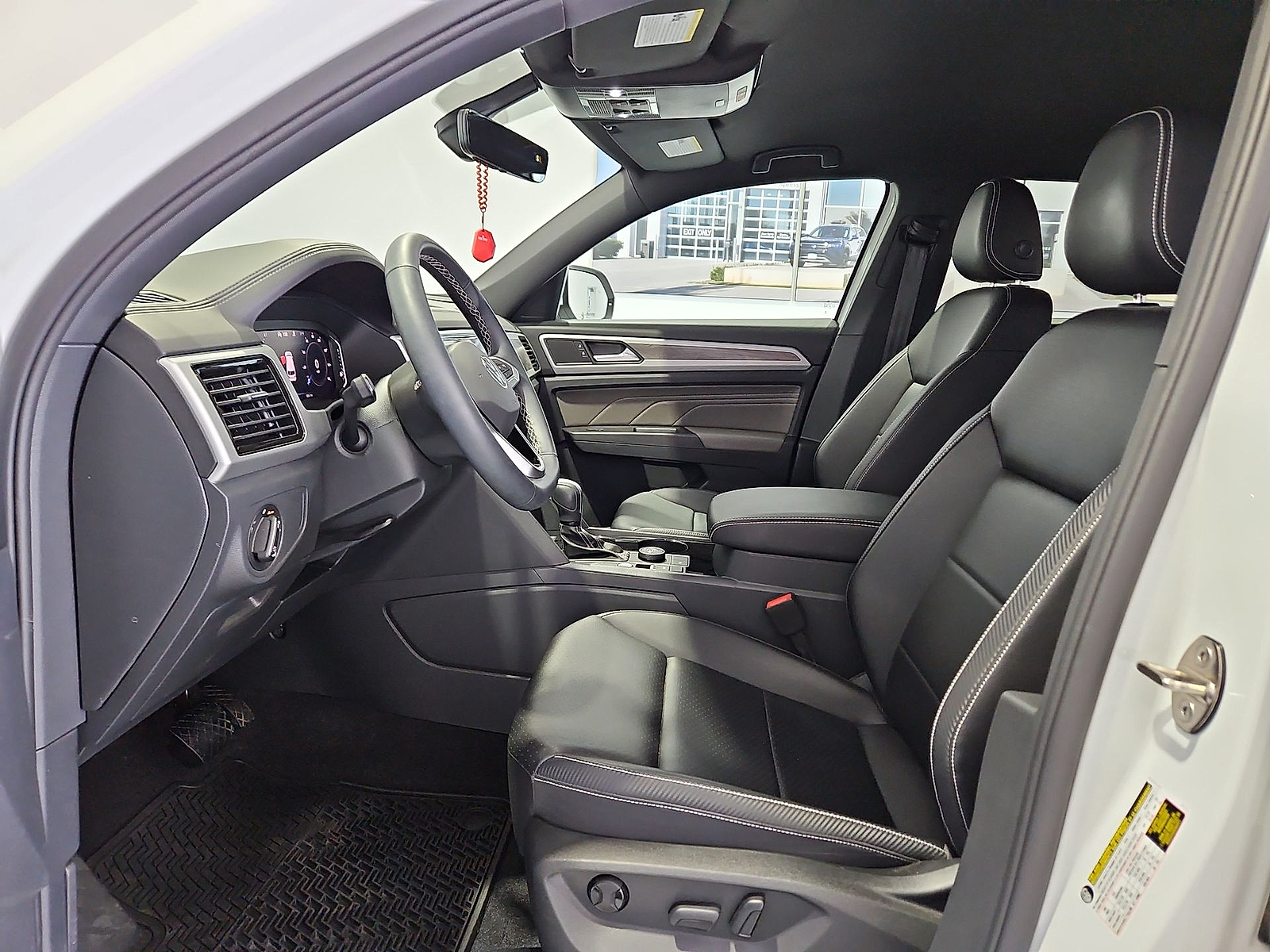 2023 Volkswagen Atlas Cross Sport 2.0T SE w/Technology Pure White at Street VW of Amarillo