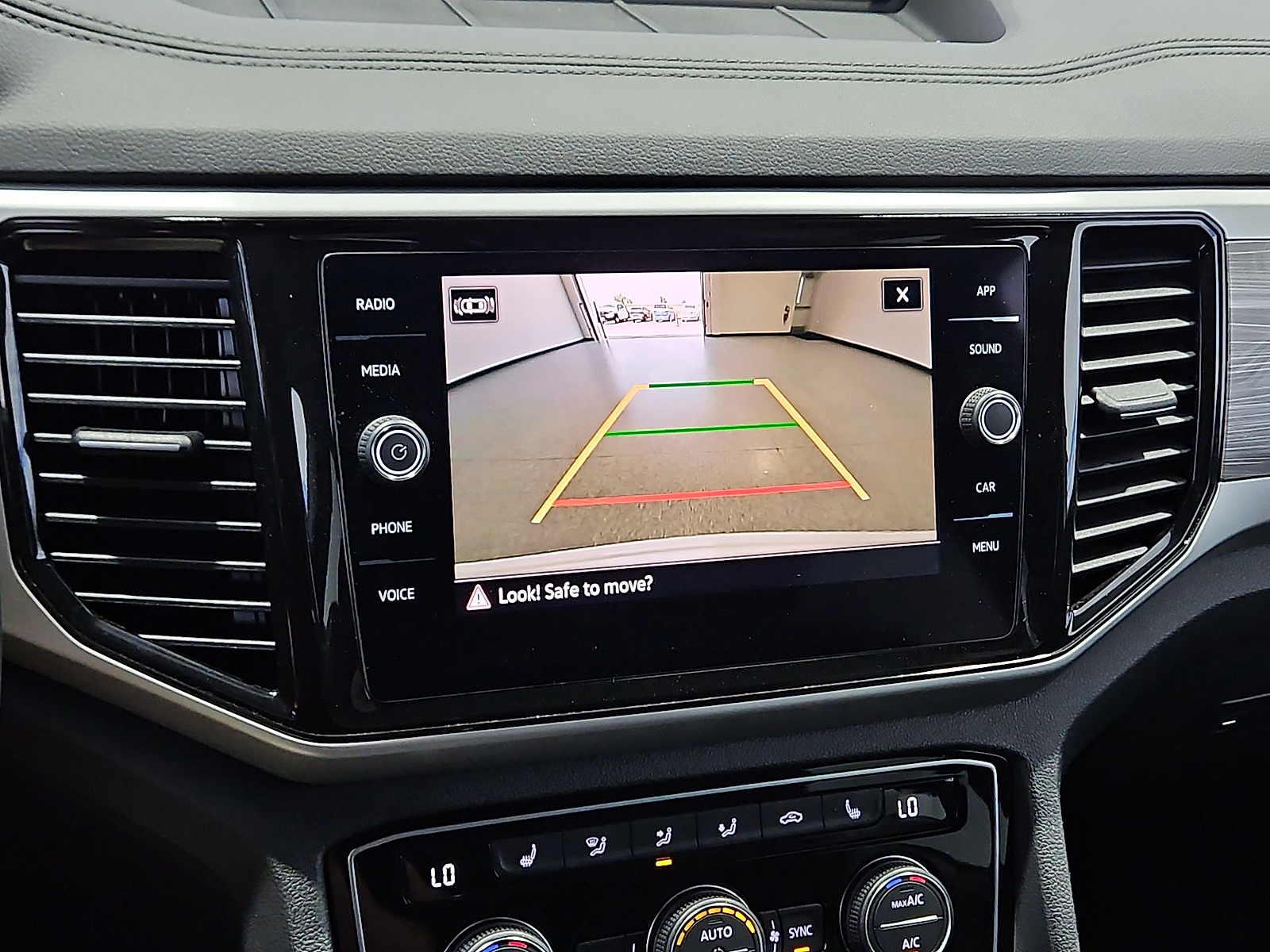 2023 Volkswagen Atlas Cross Sport 2.0T SE w/Technology Pure White at Street VW of Amarillo