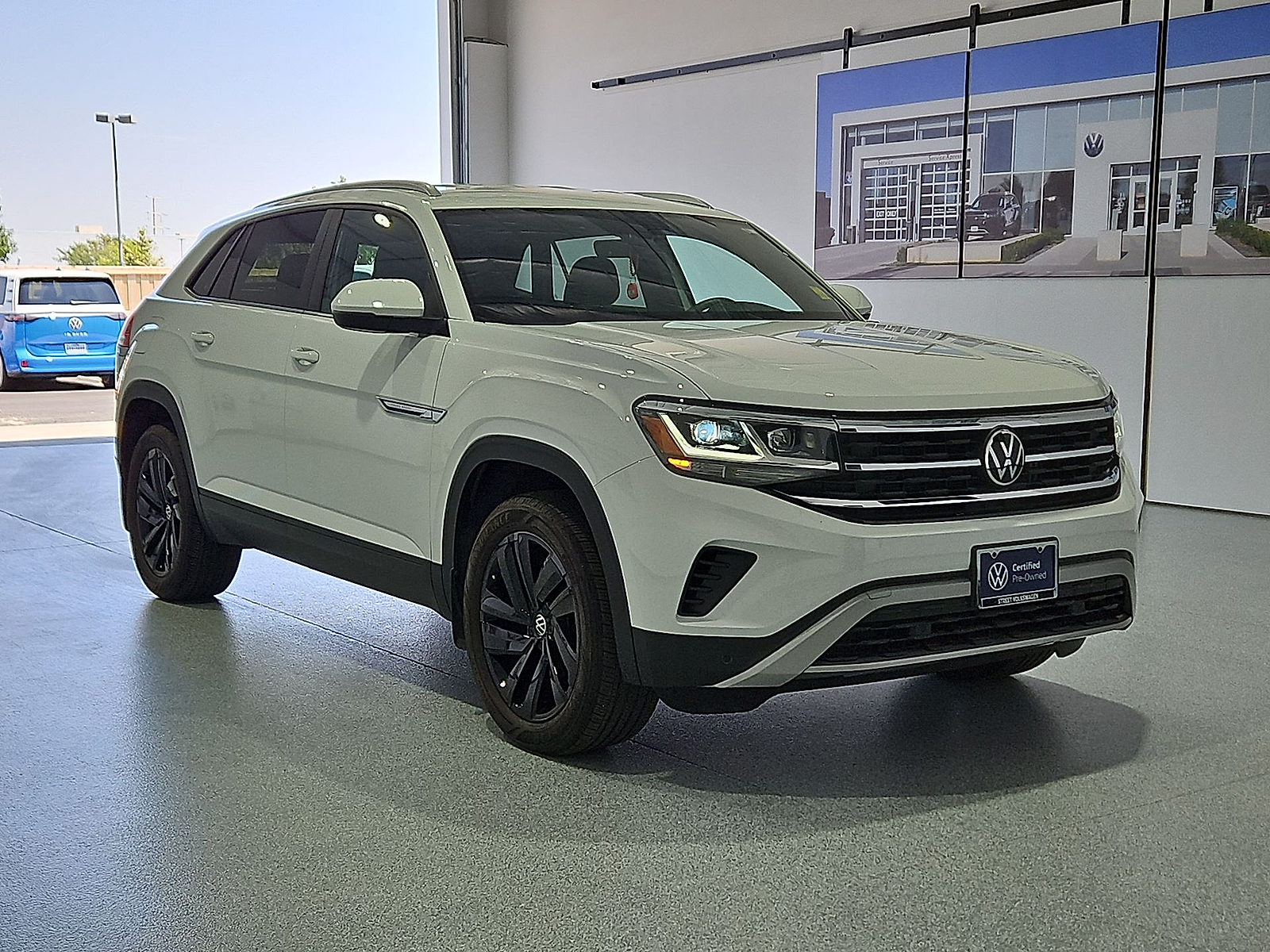 2023 Volkswagen Atlas Cross Sport 2.0T SE w/Technology Pure White at Street VW of Amarillo