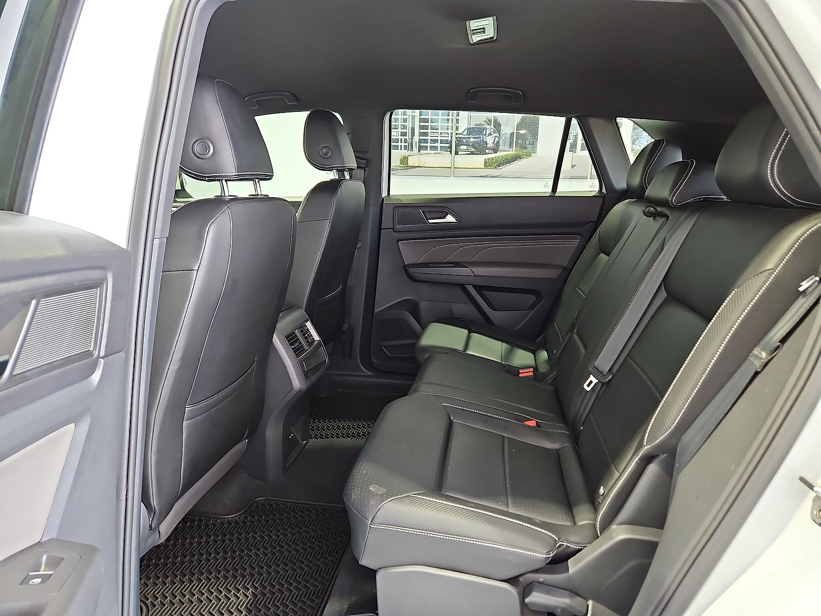 2023 Volkswagen Atlas Cross Sport 2.0T SE w/Technology Pure White at Street VW of Amarillo