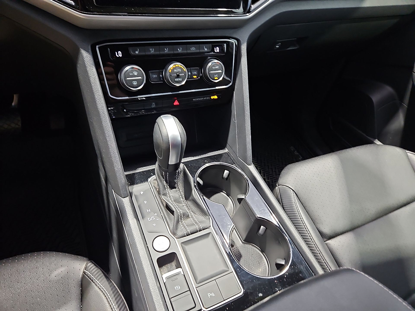 2023 Volkswagen Atlas Cross Sport 2.0T SE w/Technology Pure White at Street VW of Amarillo