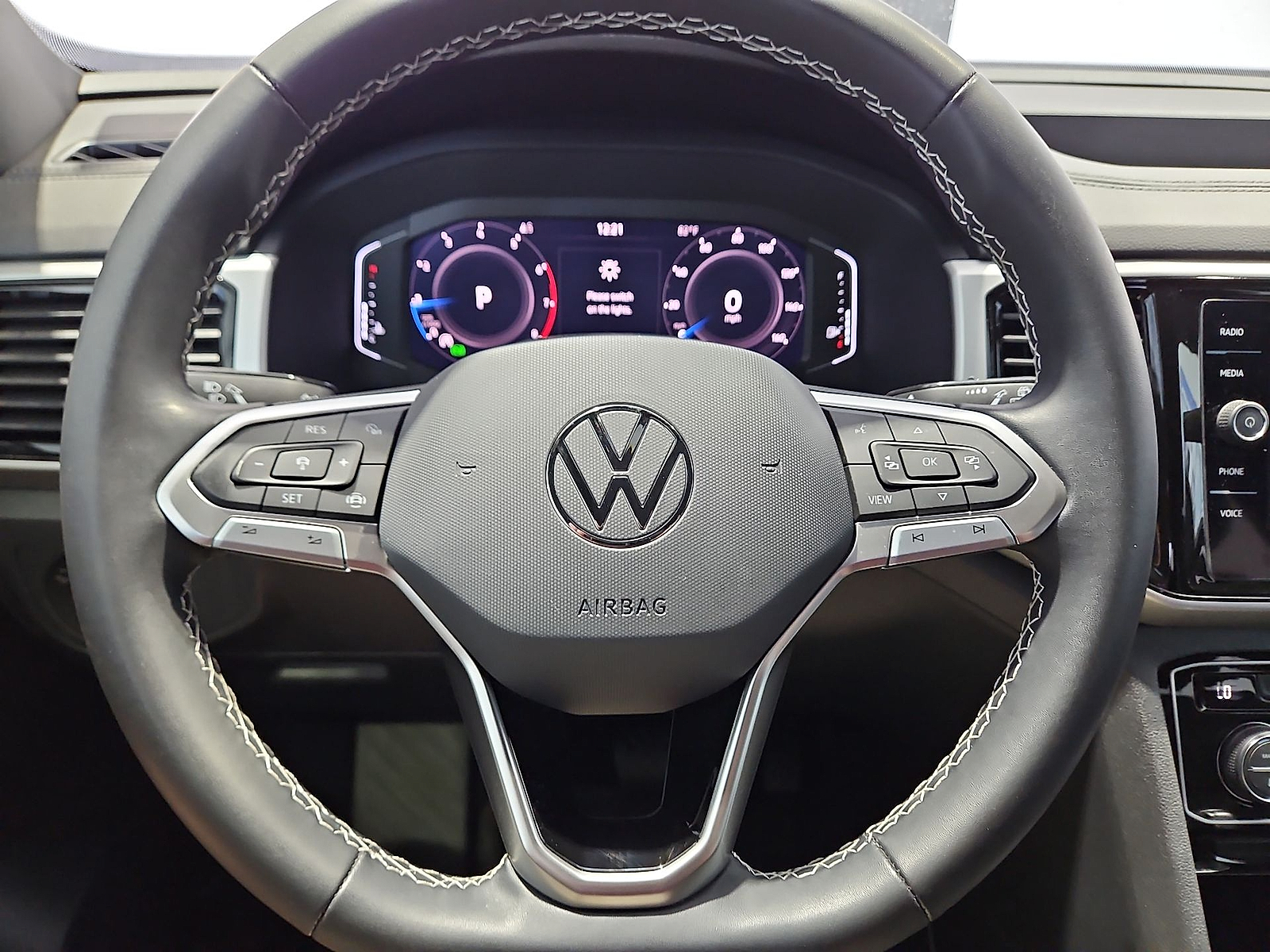 2023 Volkswagen Atlas Cross Sport 2.0T SE w/Technology Pure White at Street VW of Amarillo