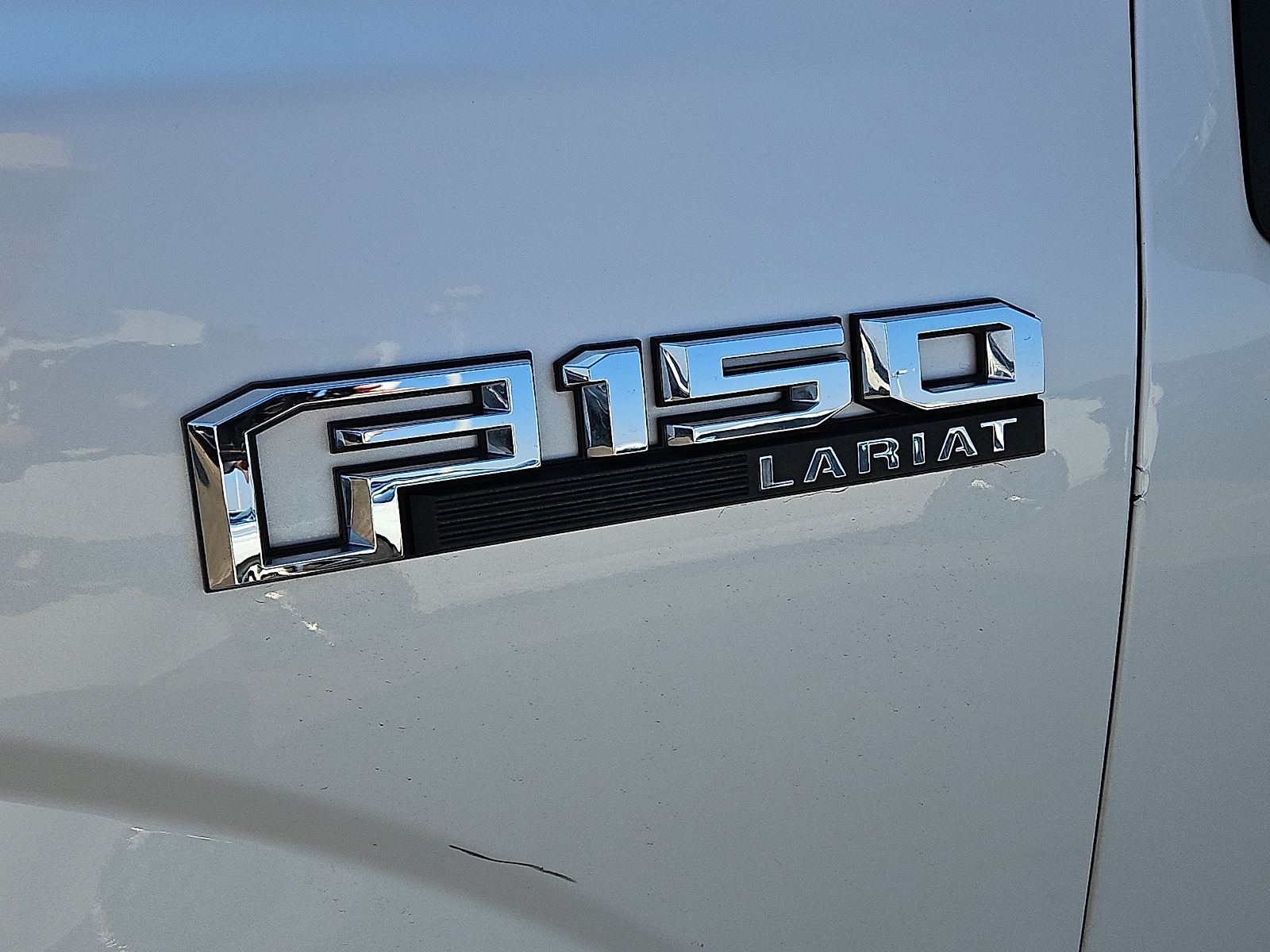2016 Ford F-150 LARIAT White Platinum Clearcoat Metallic at Street VW of Amarillo