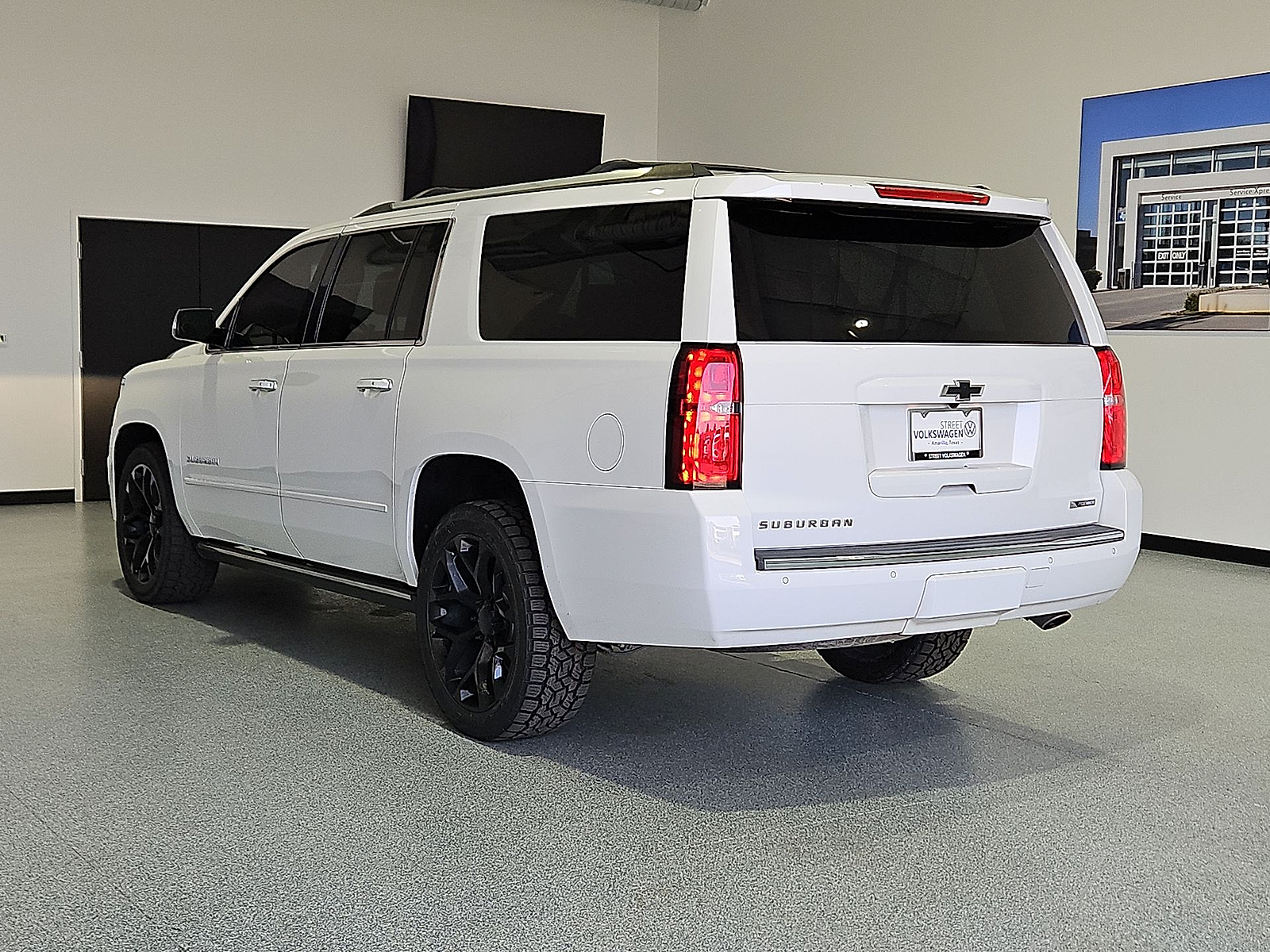 2018 Chevrolet Suburban Premier Summit White at Bobby Duby Motors