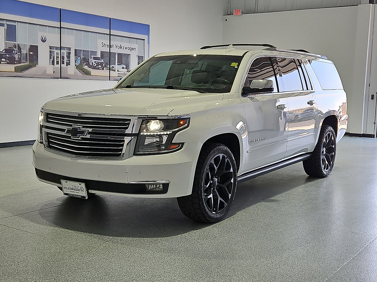 2018 Chevrolet Suburban Premier Summit White at Bobby Duby Motors