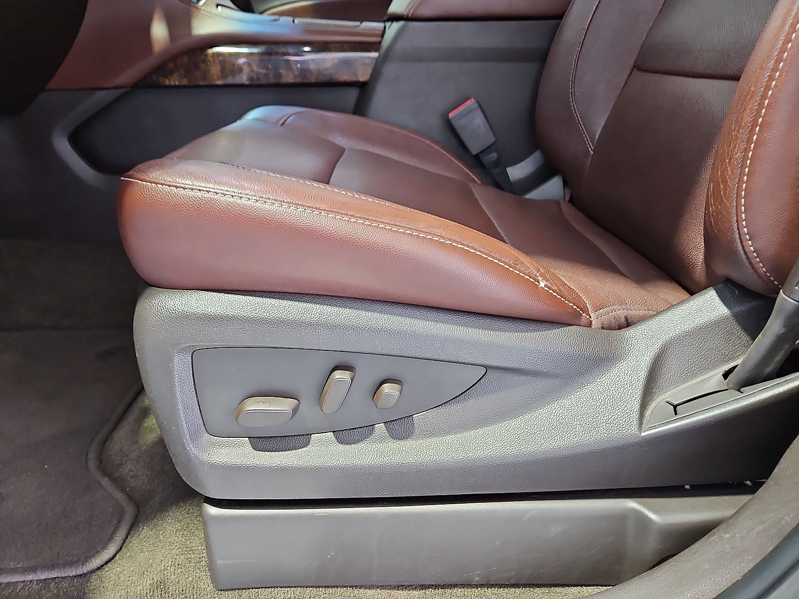 2018 Chevrolet Suburban Premier Summit White at Bobby Duby Motors