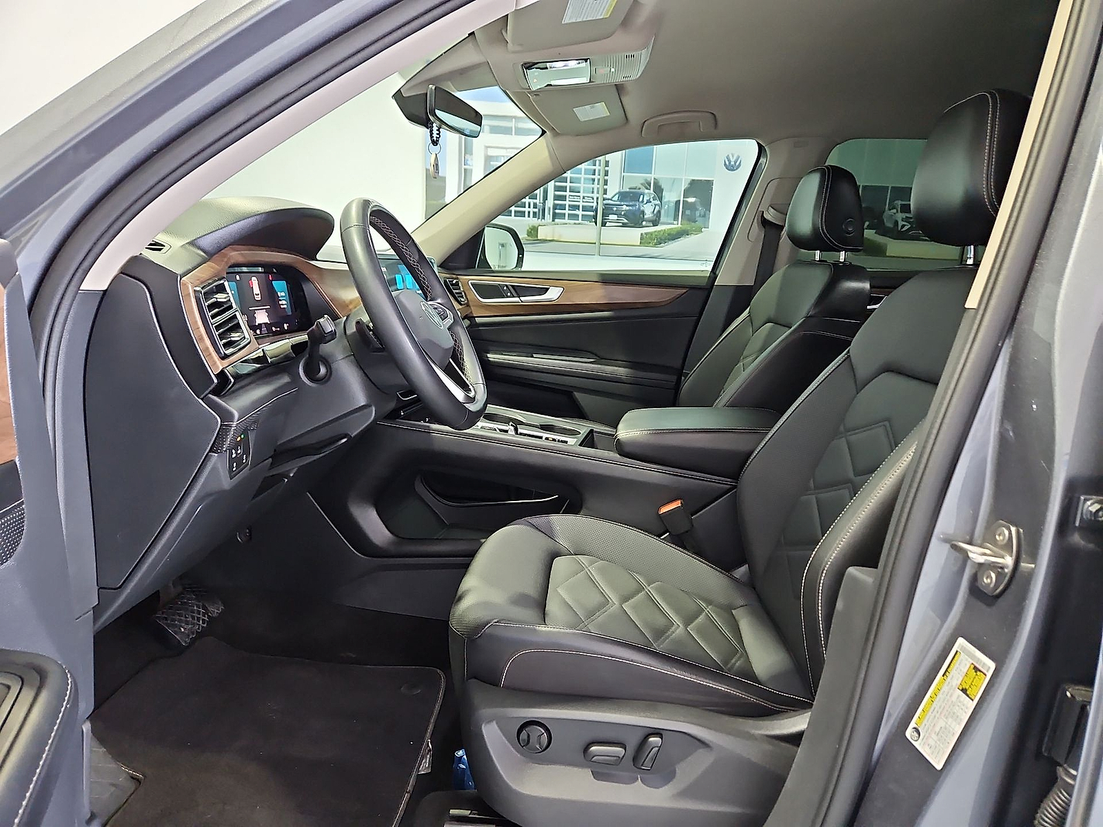2024 Volkswagen Atlas 2.0T SE Platinum Gray Metallic at Bobby Duby Motors