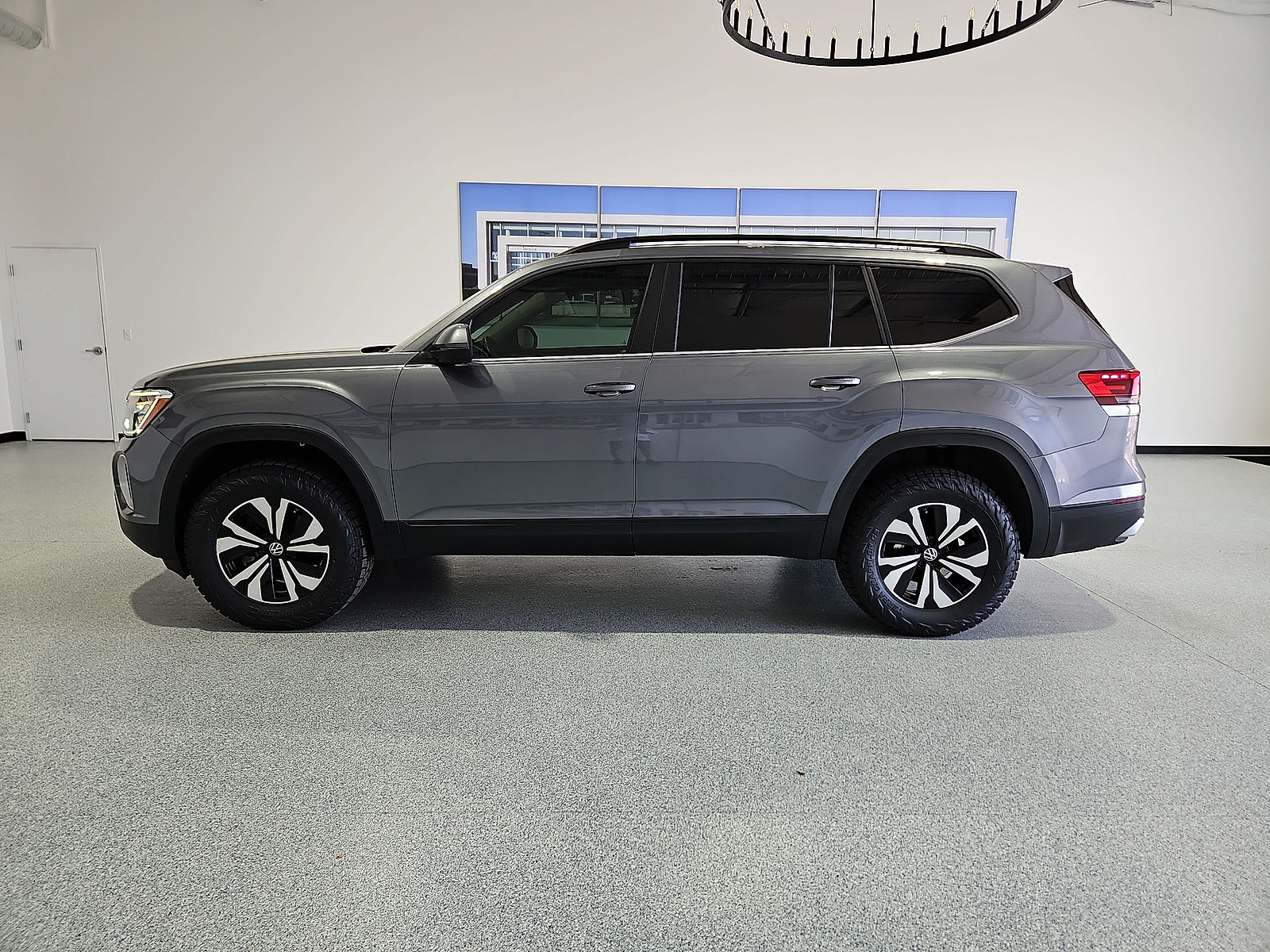 2024 Volkswagen Atlas 2.0T SE Platinum Gray Metallic at Bobby Duby Motors