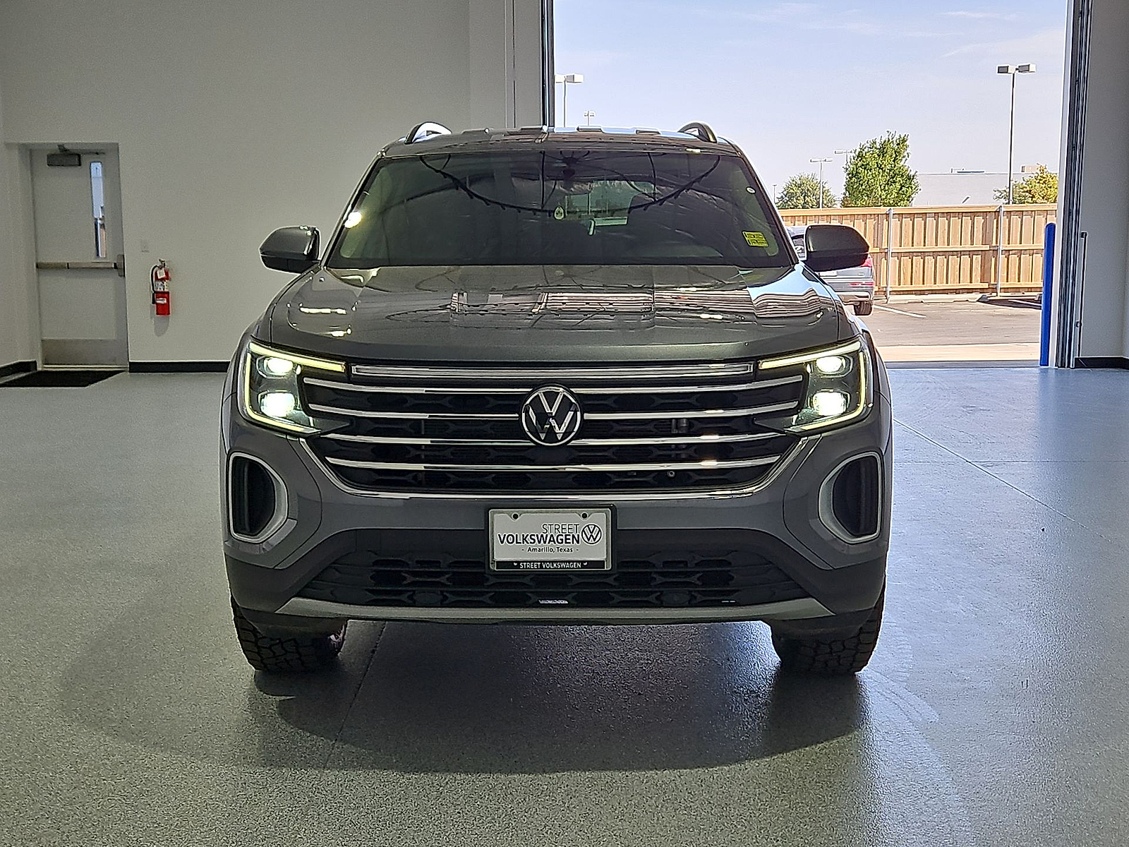 2024 Volkswagen Atlas 2.0T SE Platinum Gray Metallic at Bobby Duby Motors