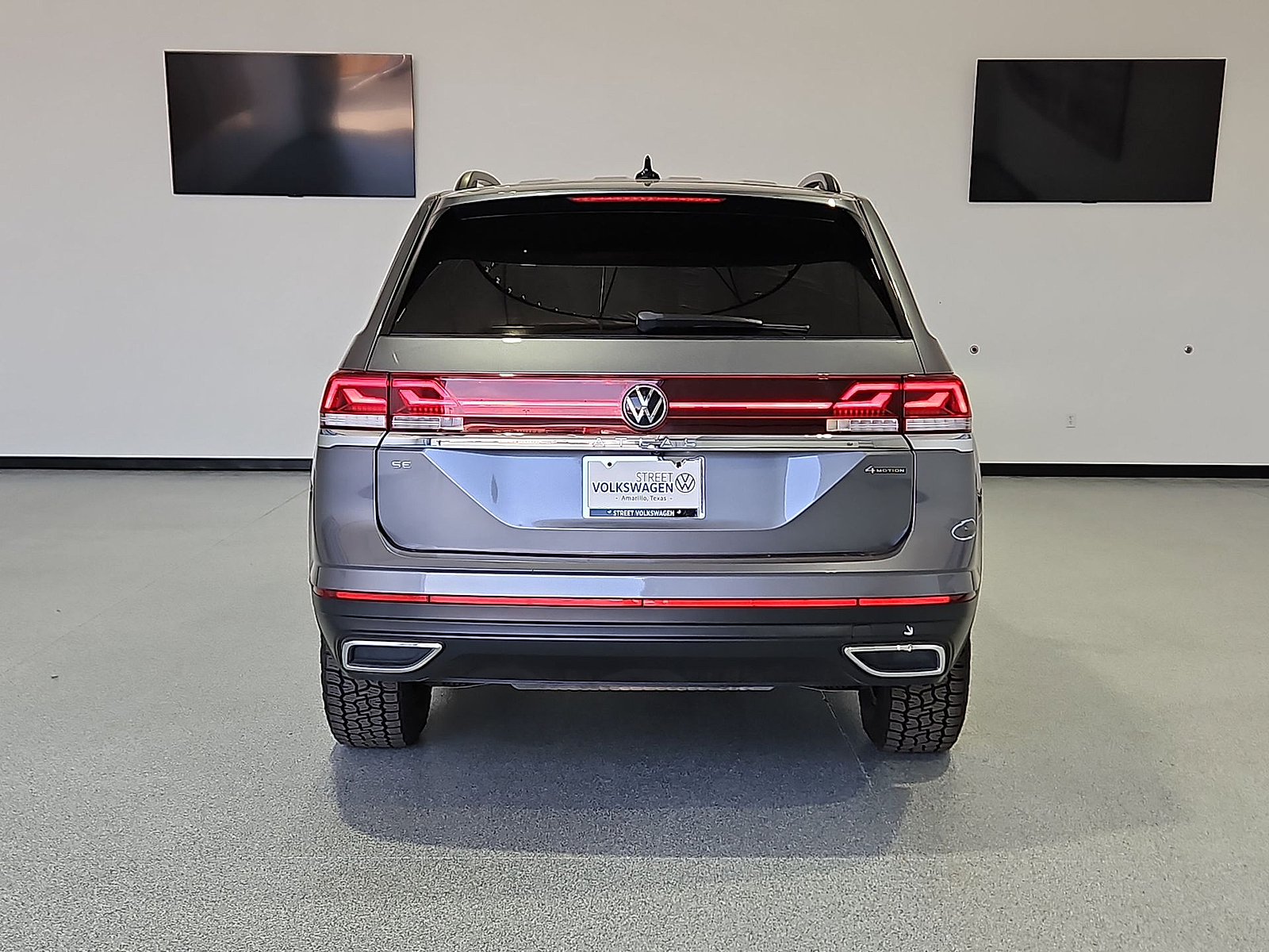 2024 Volkswagen Atlas 2.0T SE Platinum Gray Metallic at Bobby Duby Motors