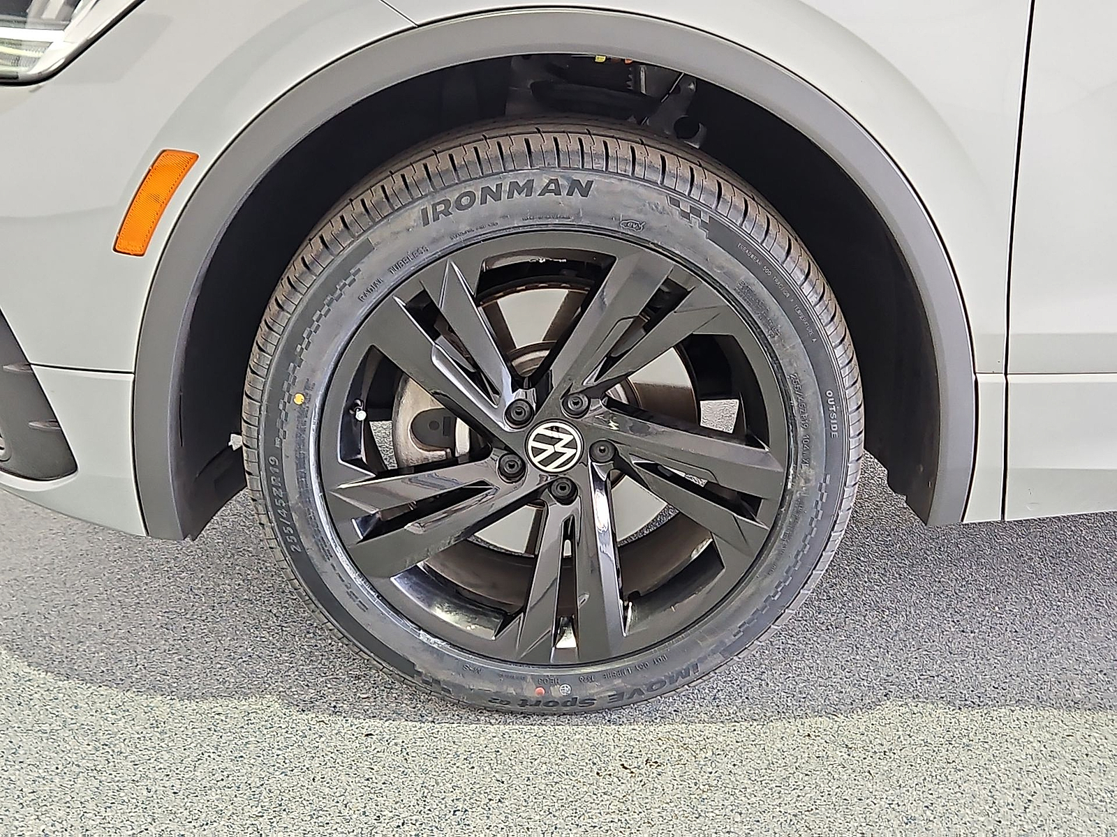 2023 Volkswagen Tiguan 2.0T SE R-Line Black - 10