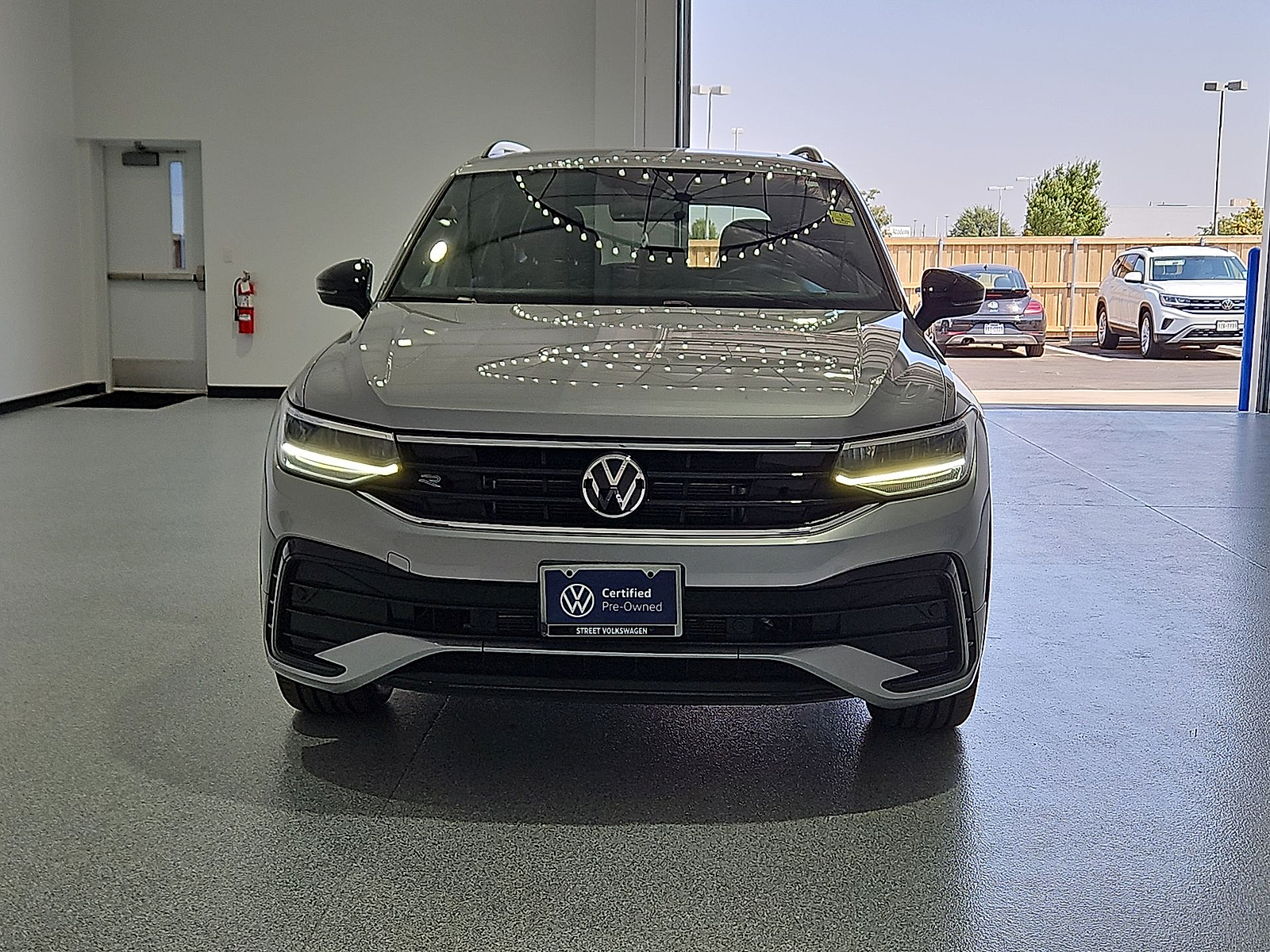 2023 Volkswagen Tiguan 2.0T SE R-Line Black - 2