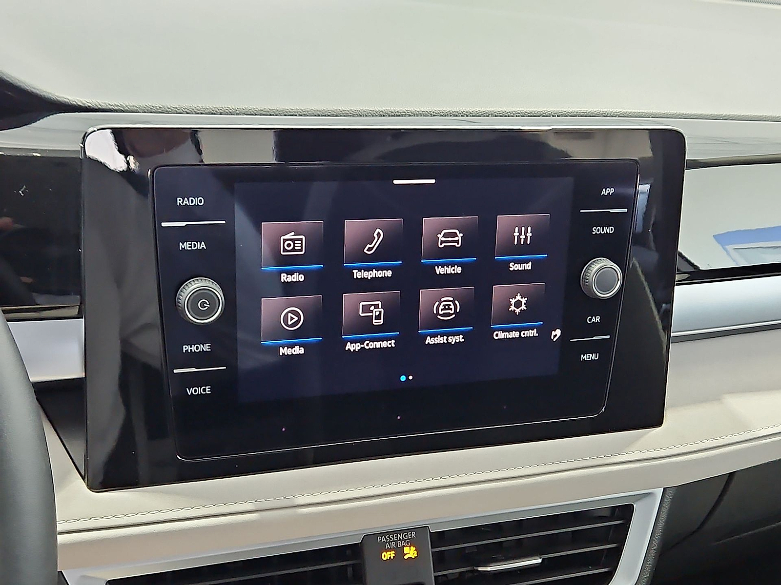 2025 Volkswagen Taos 1.5T SE Silver Metallic at Street VW of Amarillo
