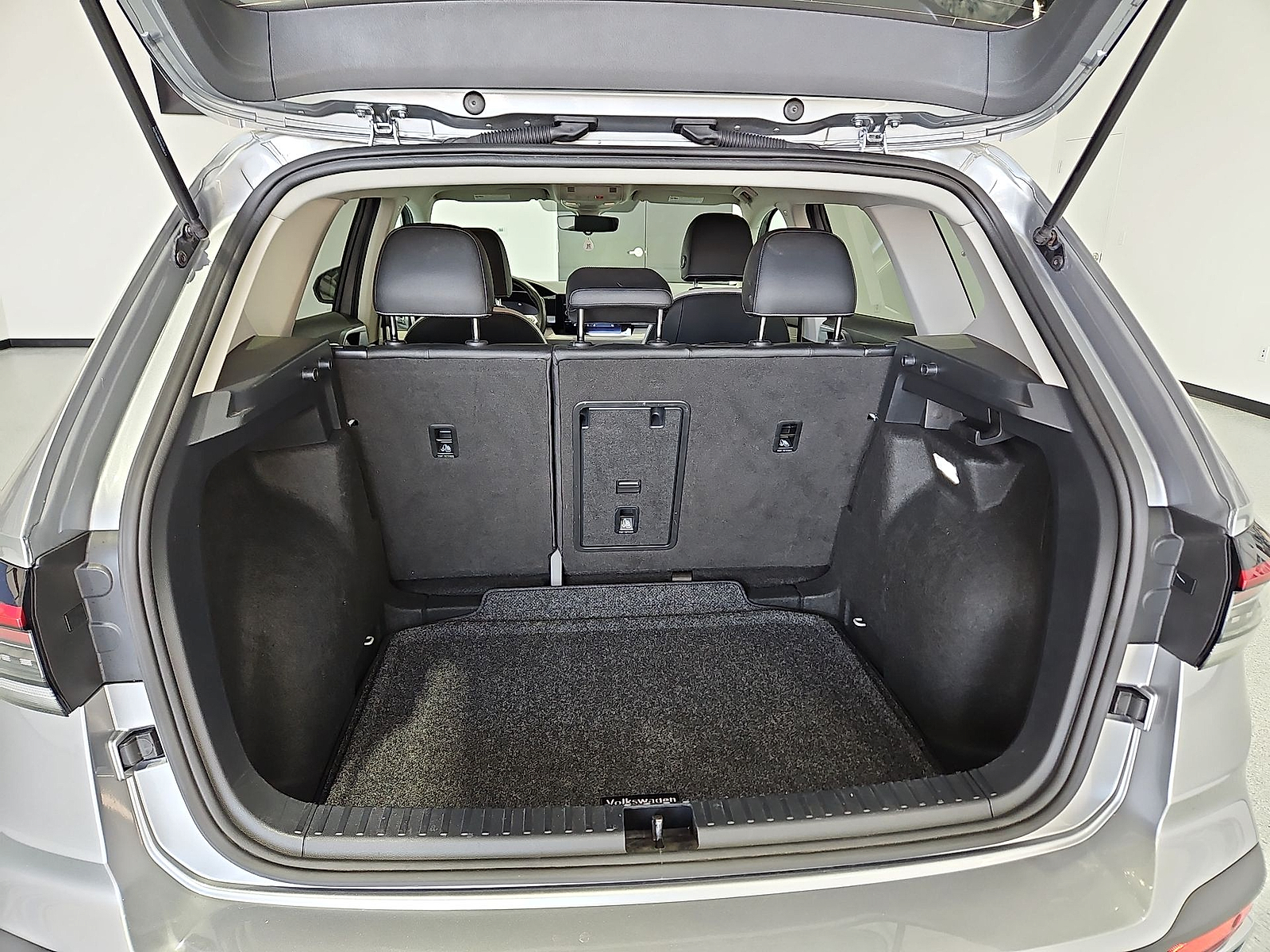 2025 Volkswagen Taos 1.5T SE Silver Metallic at Street VW of Amarillo