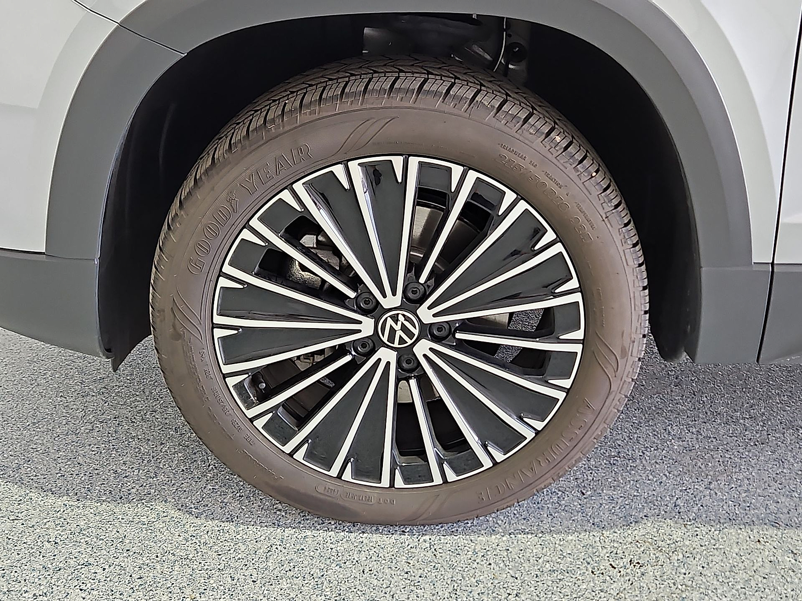 2025 Volkswagen Taos 1.5T SE Silver Metallic at Street VW of Amarillo
