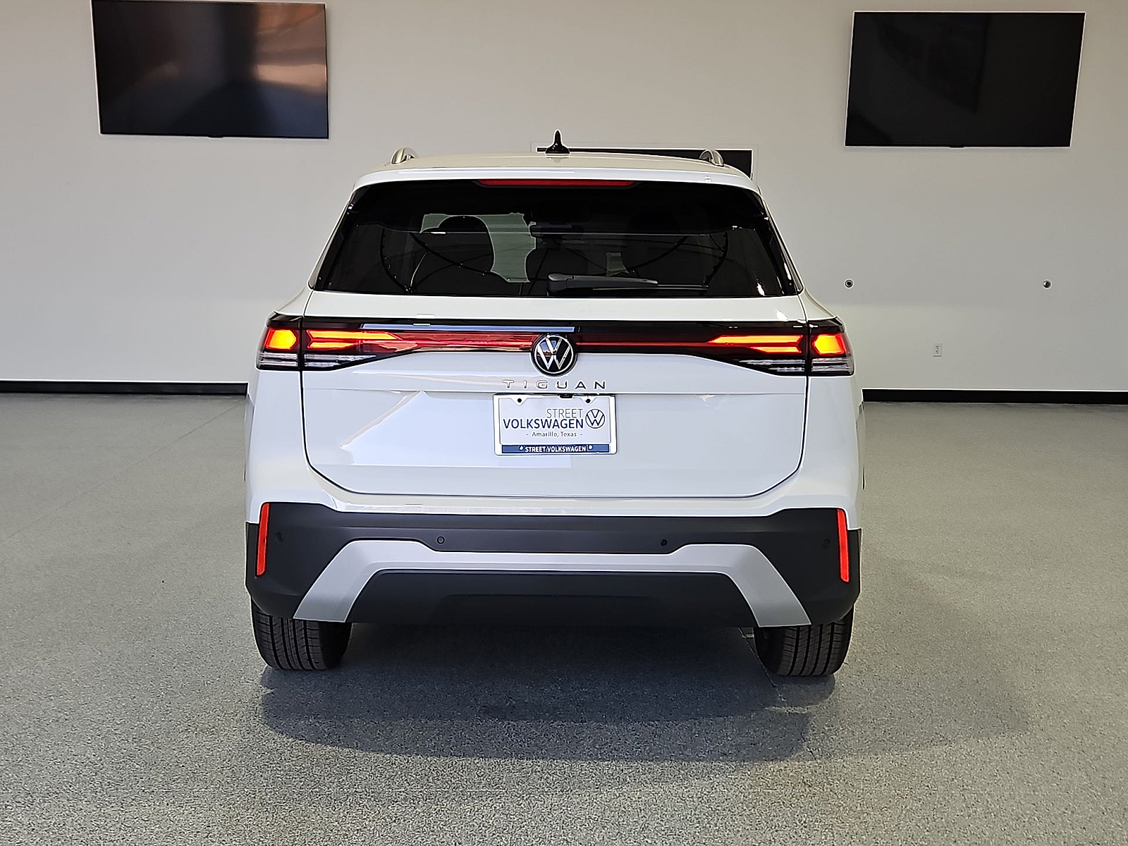 2026 Volkswagen Tiguan photo 7 of 22