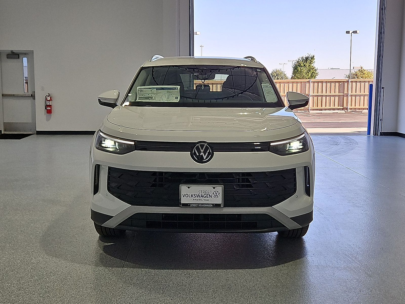 2026 Volkswagen Tiguan photo 3 of 22