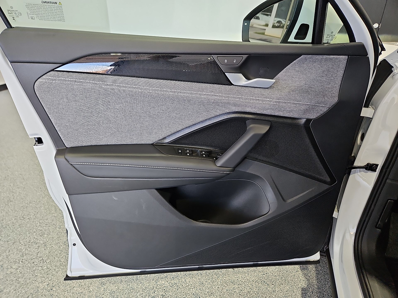 2026 Volkswagen Tiguan photo 15 of 22
