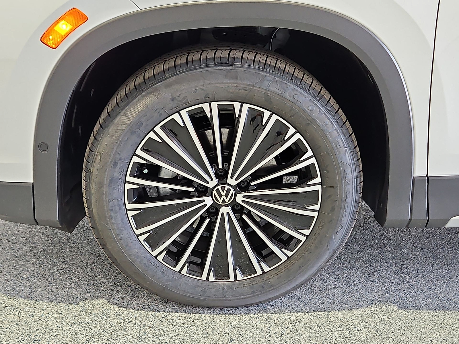 2026 Volkswagen Tiguan photo 11 of 22