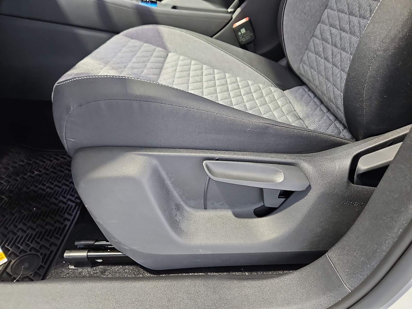 2026 Volkswagen Tiguan photo 17 of 22