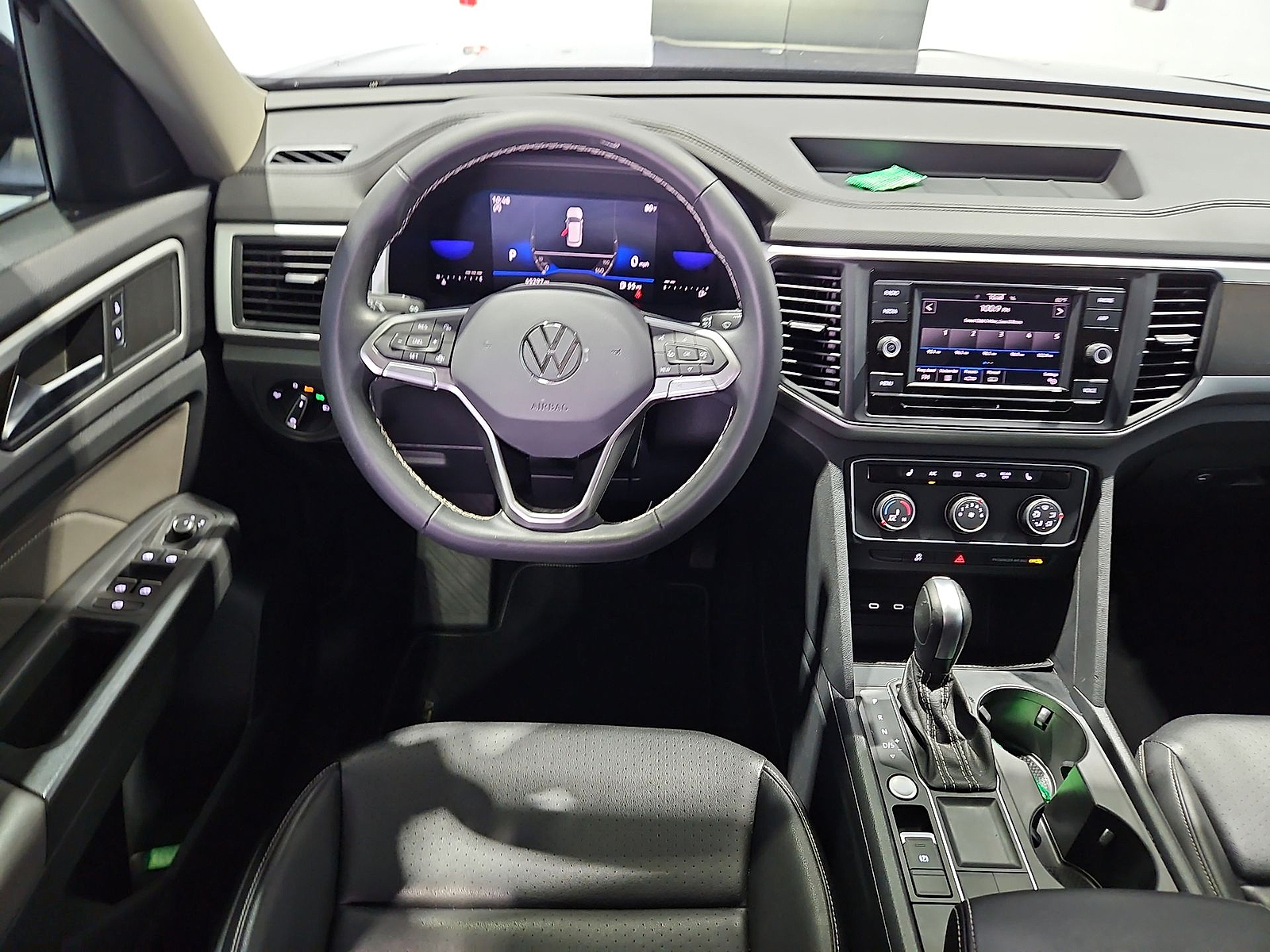 2023 Volkswagen Atlas 2.0T SE Deep Black at Street VW of Amarillo