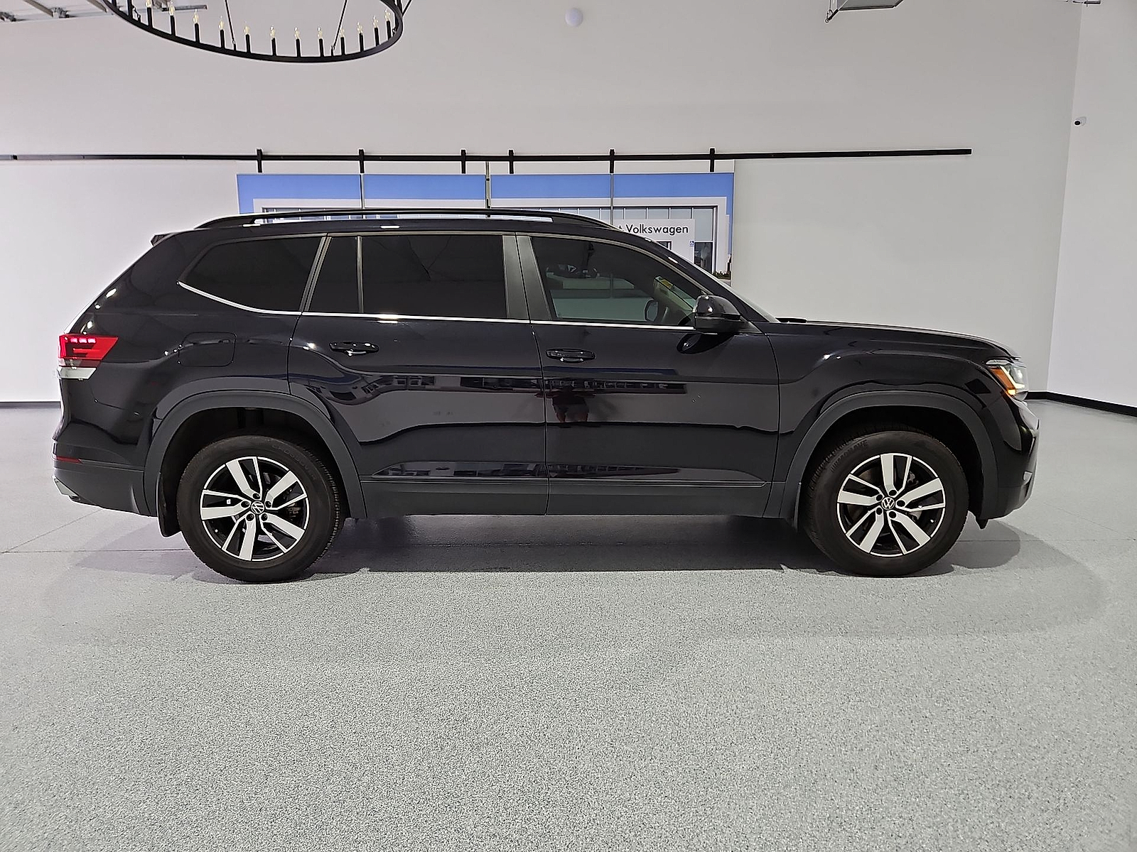 2023 Volkswagen Atlas 2.0T SE Deep Black at Street VW of Amarillo