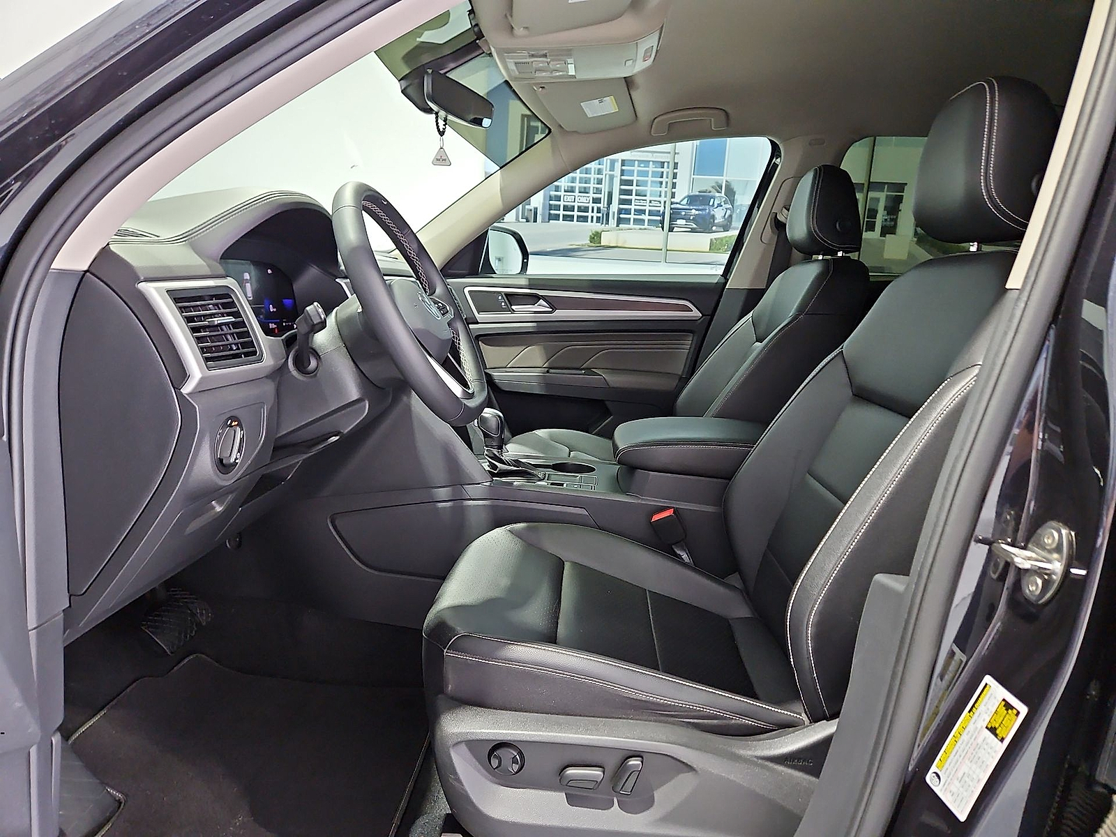 2023 Volkswagen Atlas 2.0T SE Deep Black at Street VW of Amarillo
