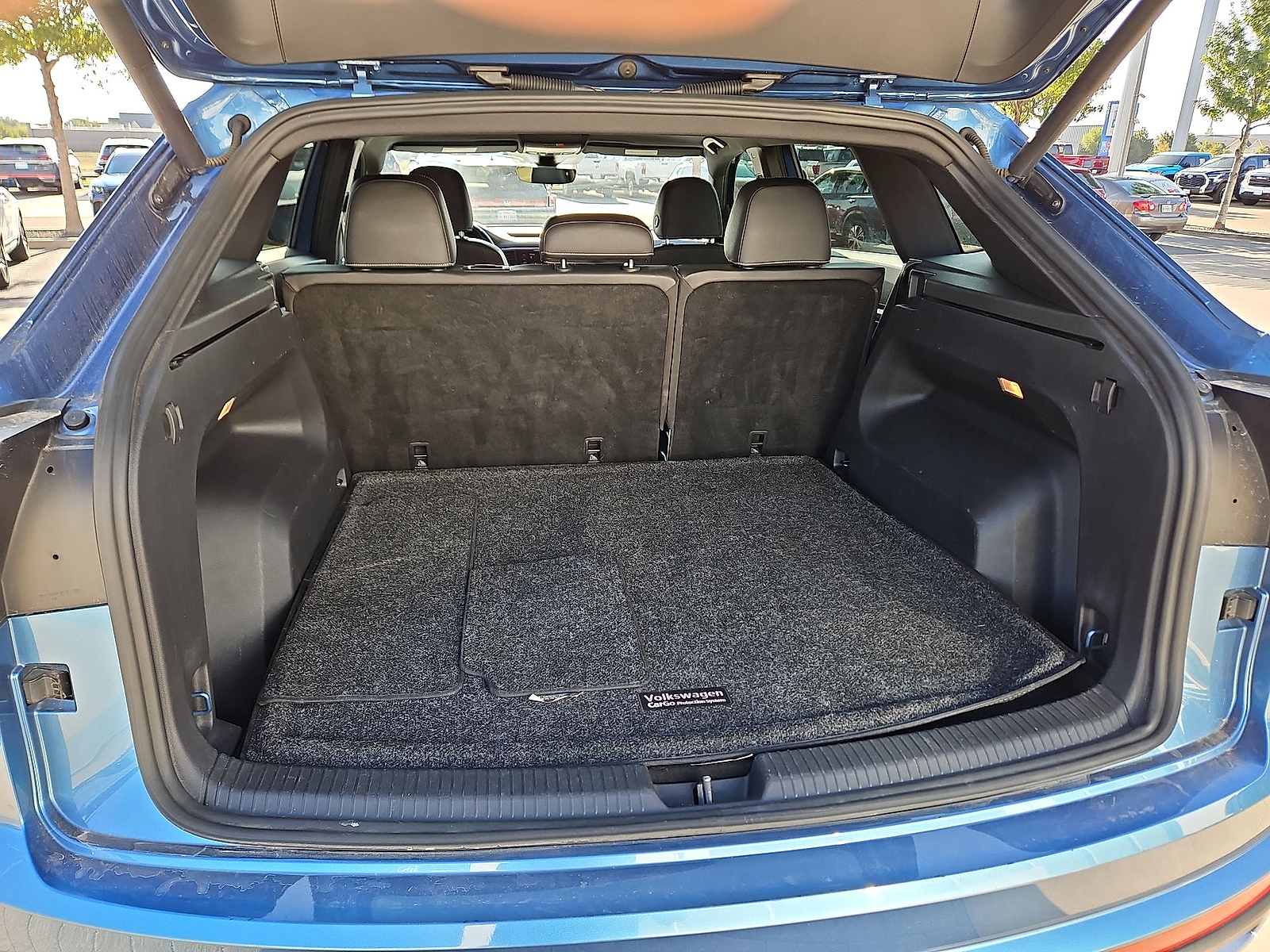2020 Volkswagen Atlas Cross Sport 2.0T SEL Pacific Blue Metallic at Bobby Duby Motors