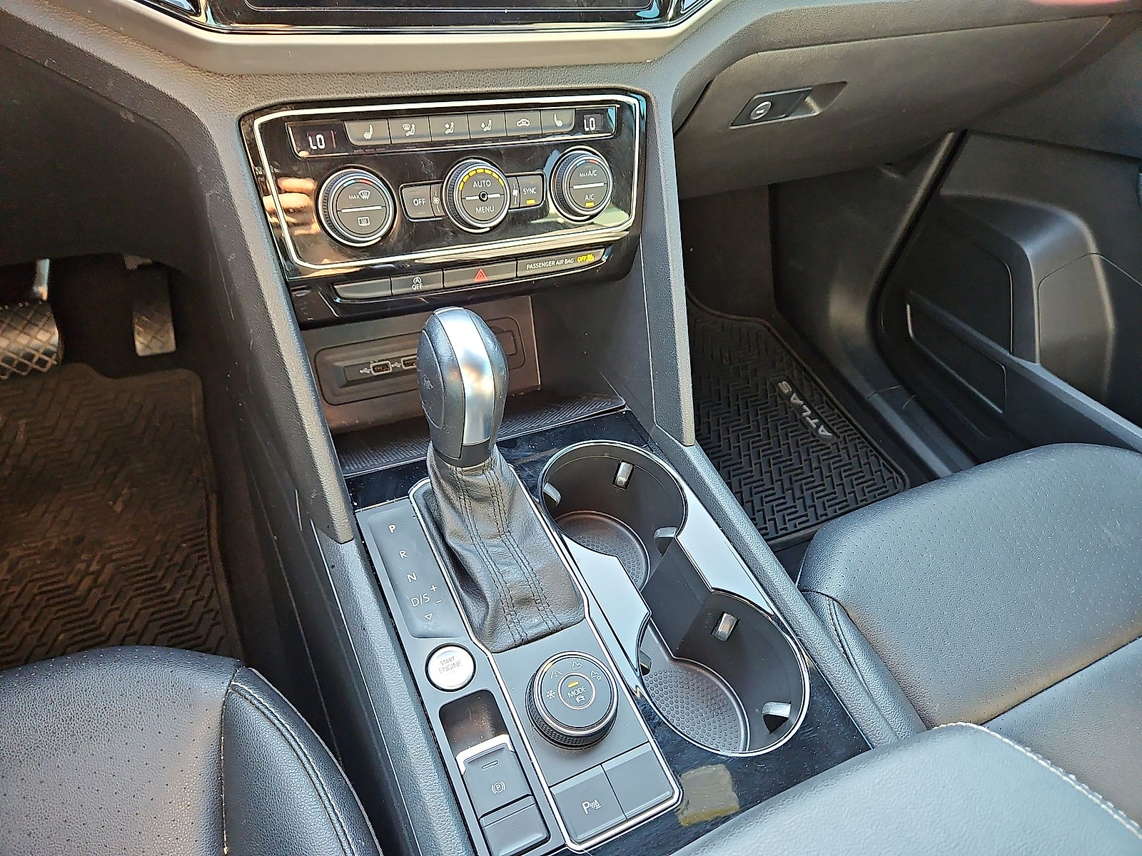 2020 Volkswagen Atlas Cross Sport 2.0T SEL Pacific Blue Metallic at Bobby Duby Motors