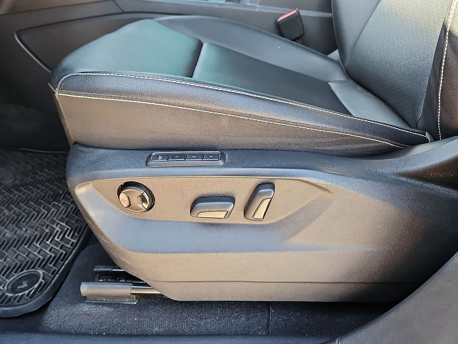2020 Volkswagen Atlas Cross Sport 2.0T SEL Pacific Blue Metallic at Bobby Duby Motors