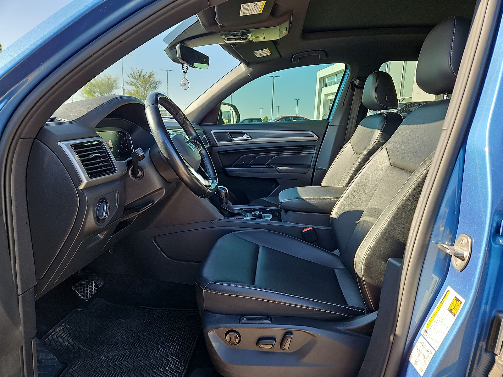 2020 Volkswagen Atlas Cross Sport 2.0T SEL Pacific Blue Metallic at Bobby Duby Motors